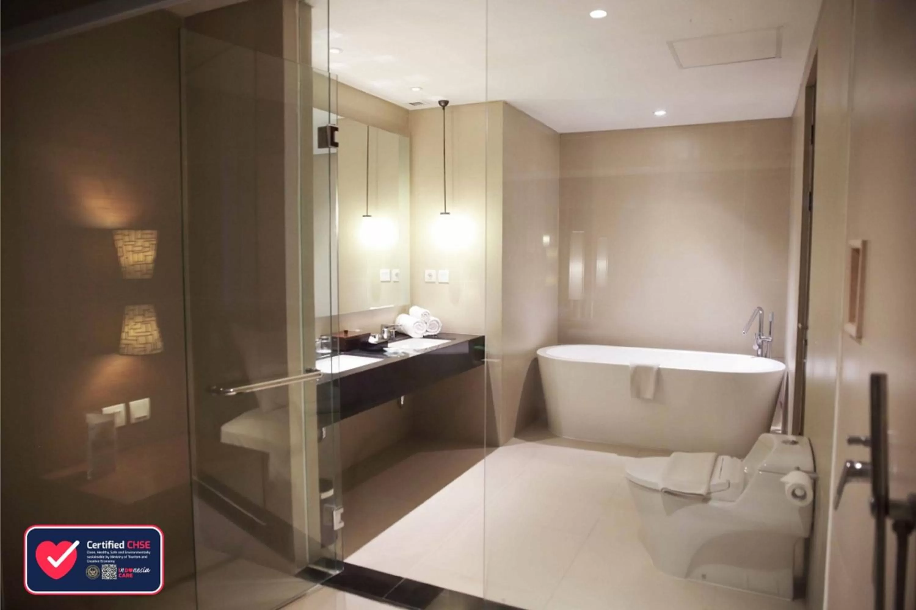 Bathroom in The Luxton Cirebon Hotel and Convention