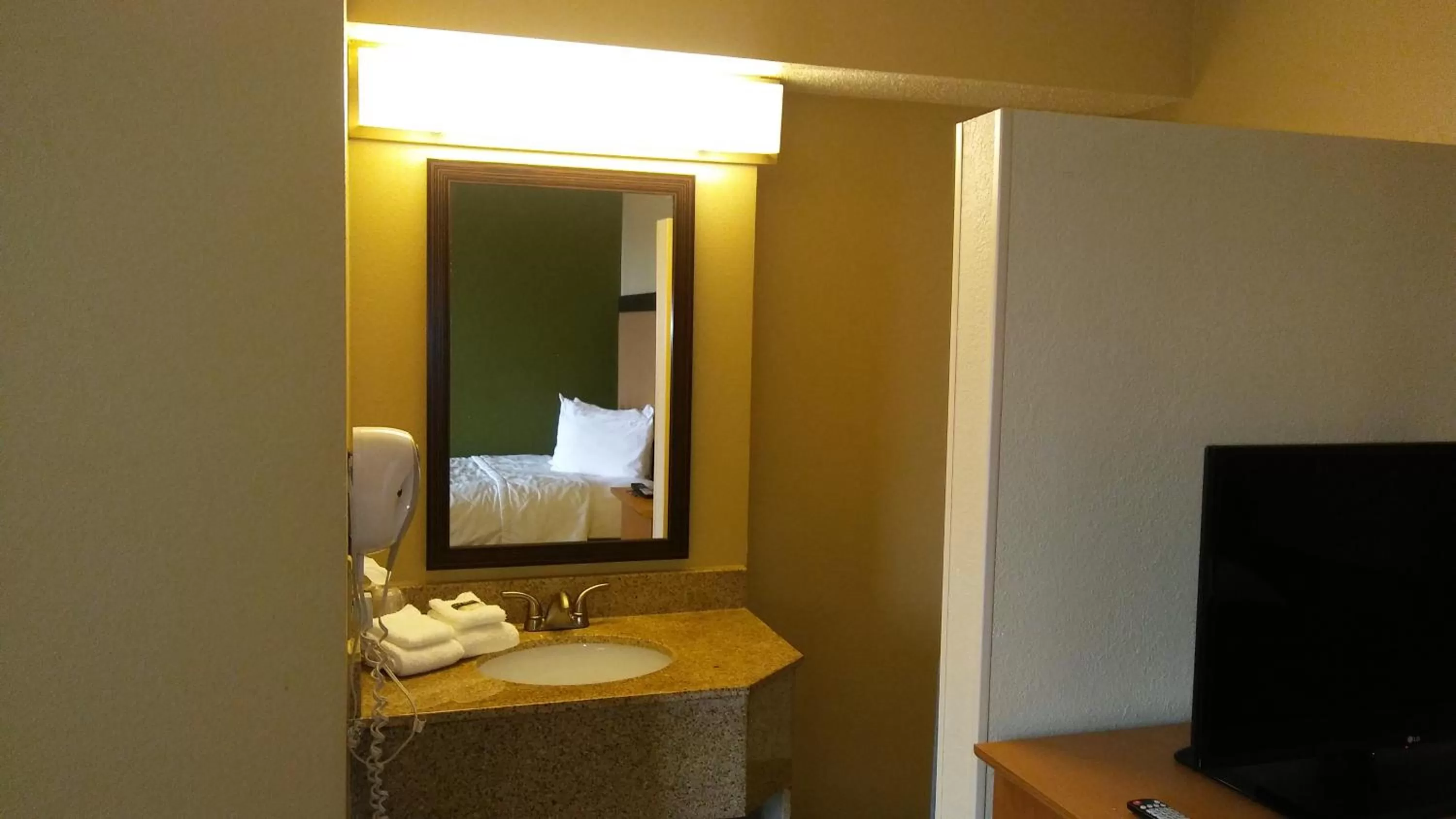 Bathroom in Extended Stay America - Atlanta - Marietta - Interstate N. Pkwy