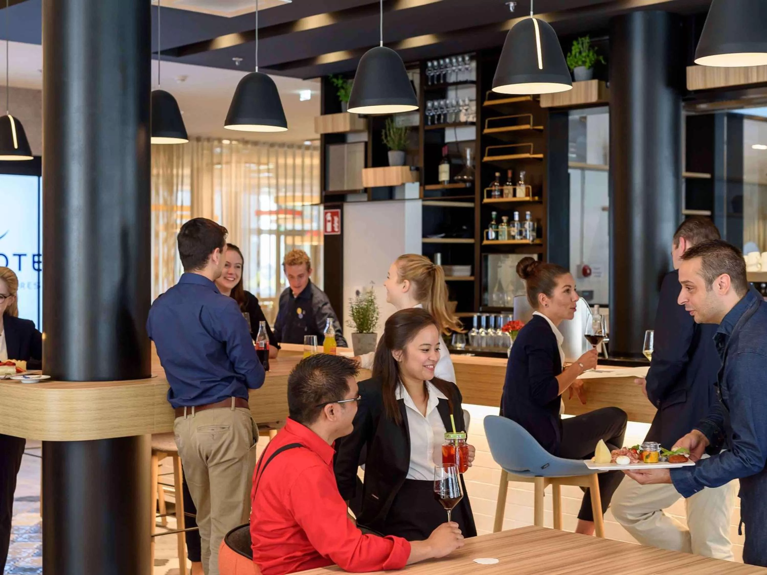 Lounge or bar in Novotel Wien Hauptbahnhof