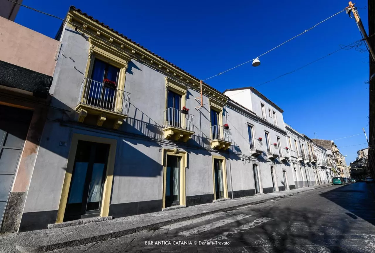 Facade/entrance, Property Building in Antica Catania Accomodation