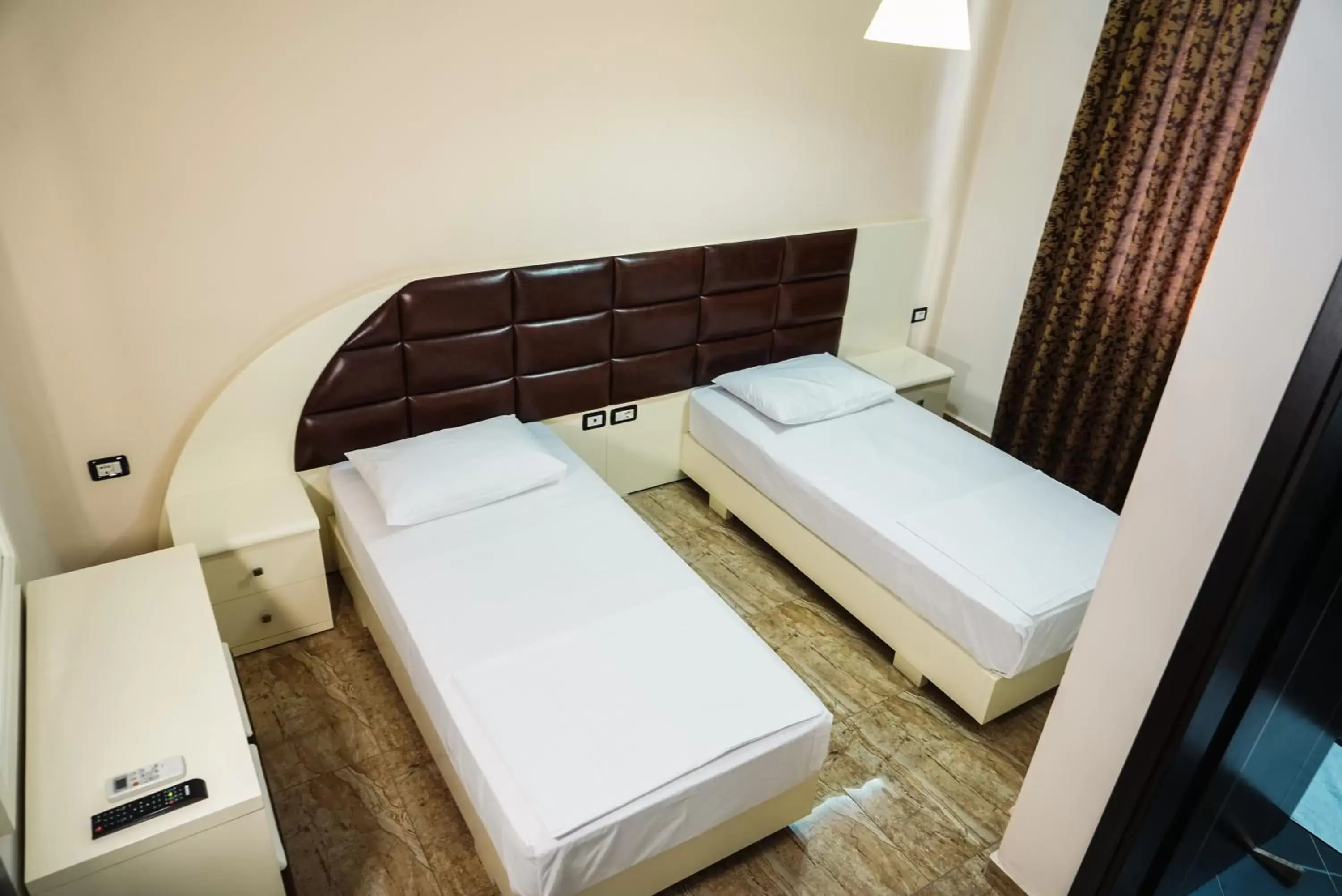 Deluxe Double Room (1 adult + 1 child) in Hotel Magic Deluxe Double Room (1 adult + 1 child) in Hotel Magic