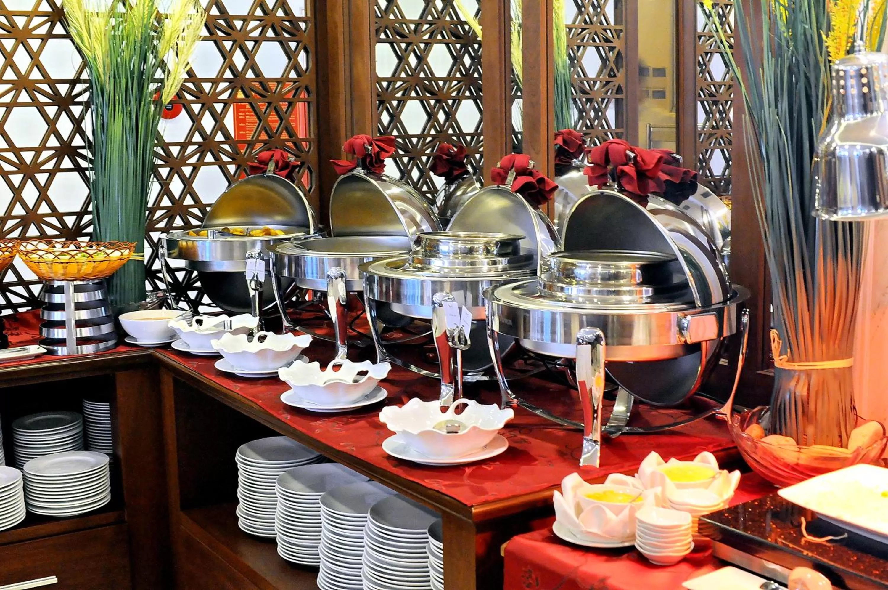 Restaurant/places to eat in Apus Hotel