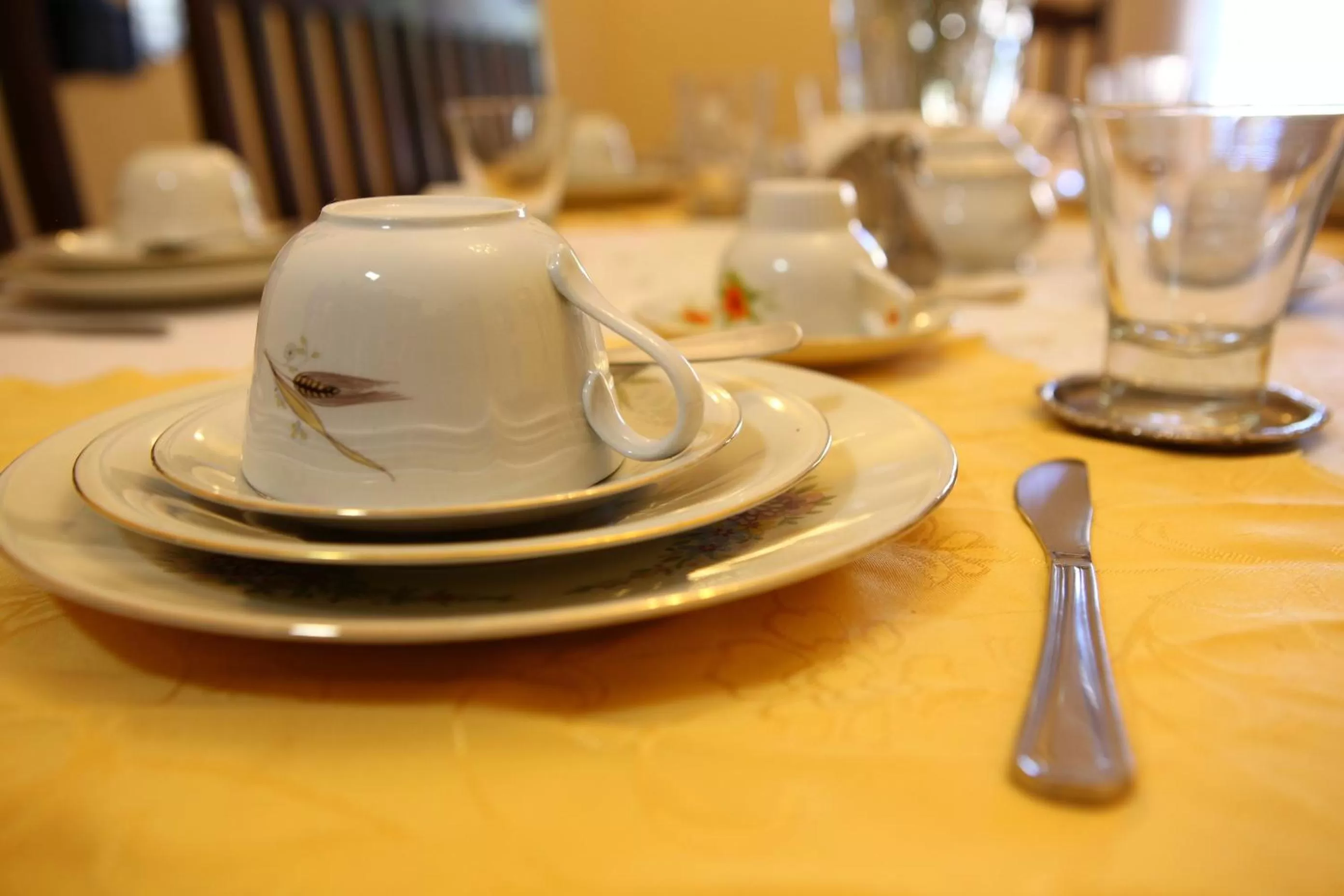 Dining area in Art Lincoln