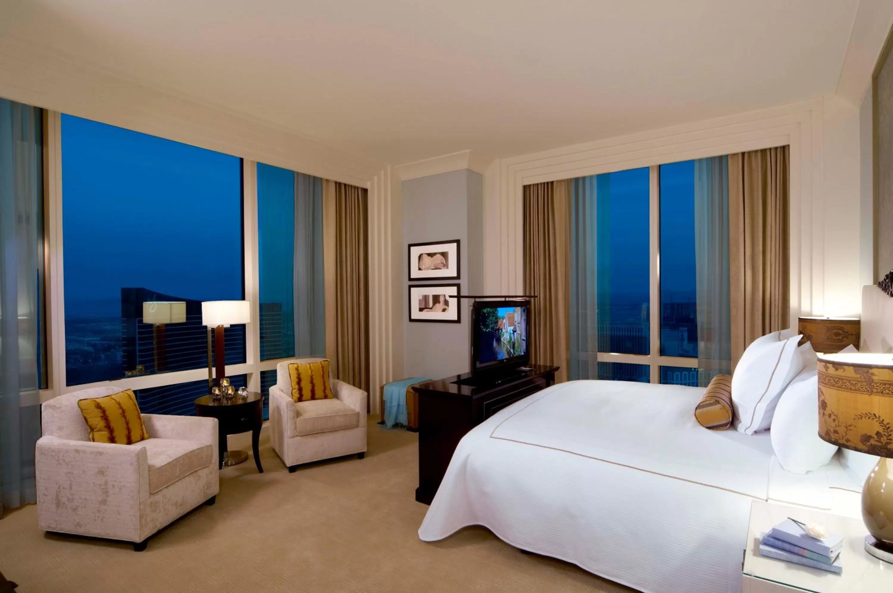 Bedroom, Bed in Trump International Hotel Las Vegas