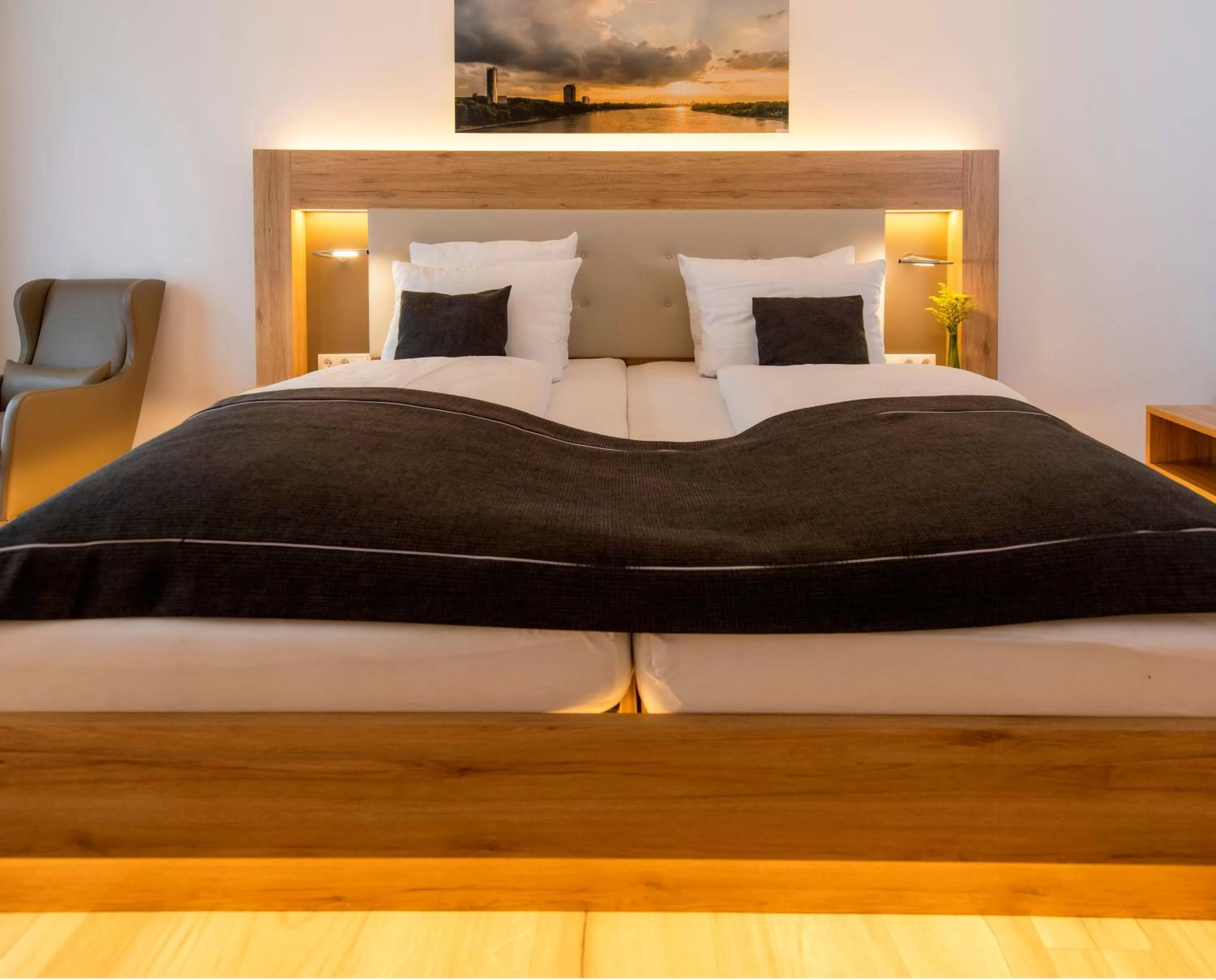 Bed in Four Stars by City Hotel