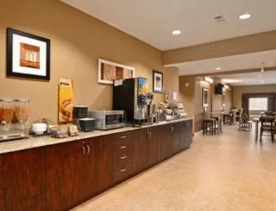 Breakfast in Microtel Inn & Suites by Wyndham Ozark