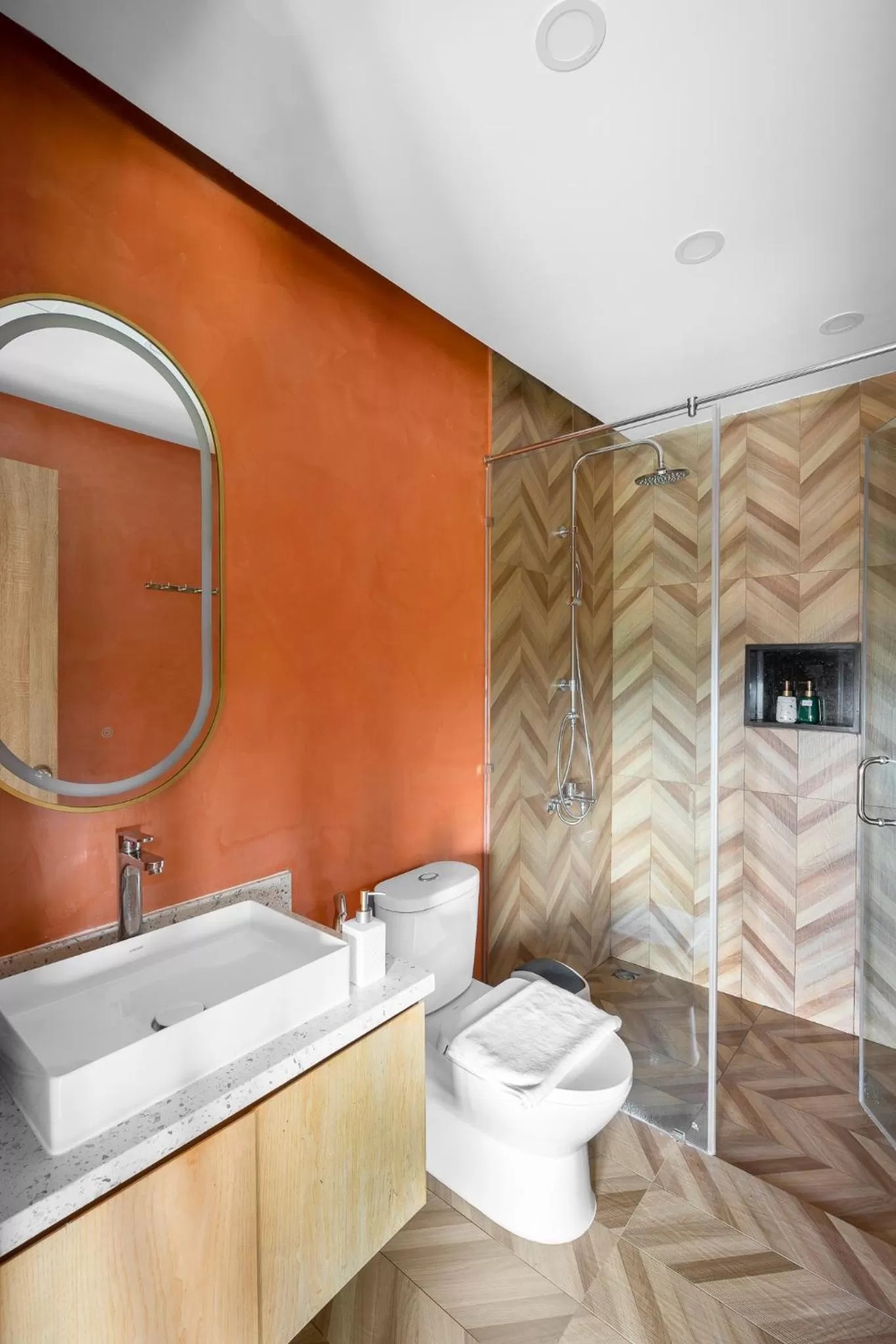 Toilet in De La Sol Villa Dalat