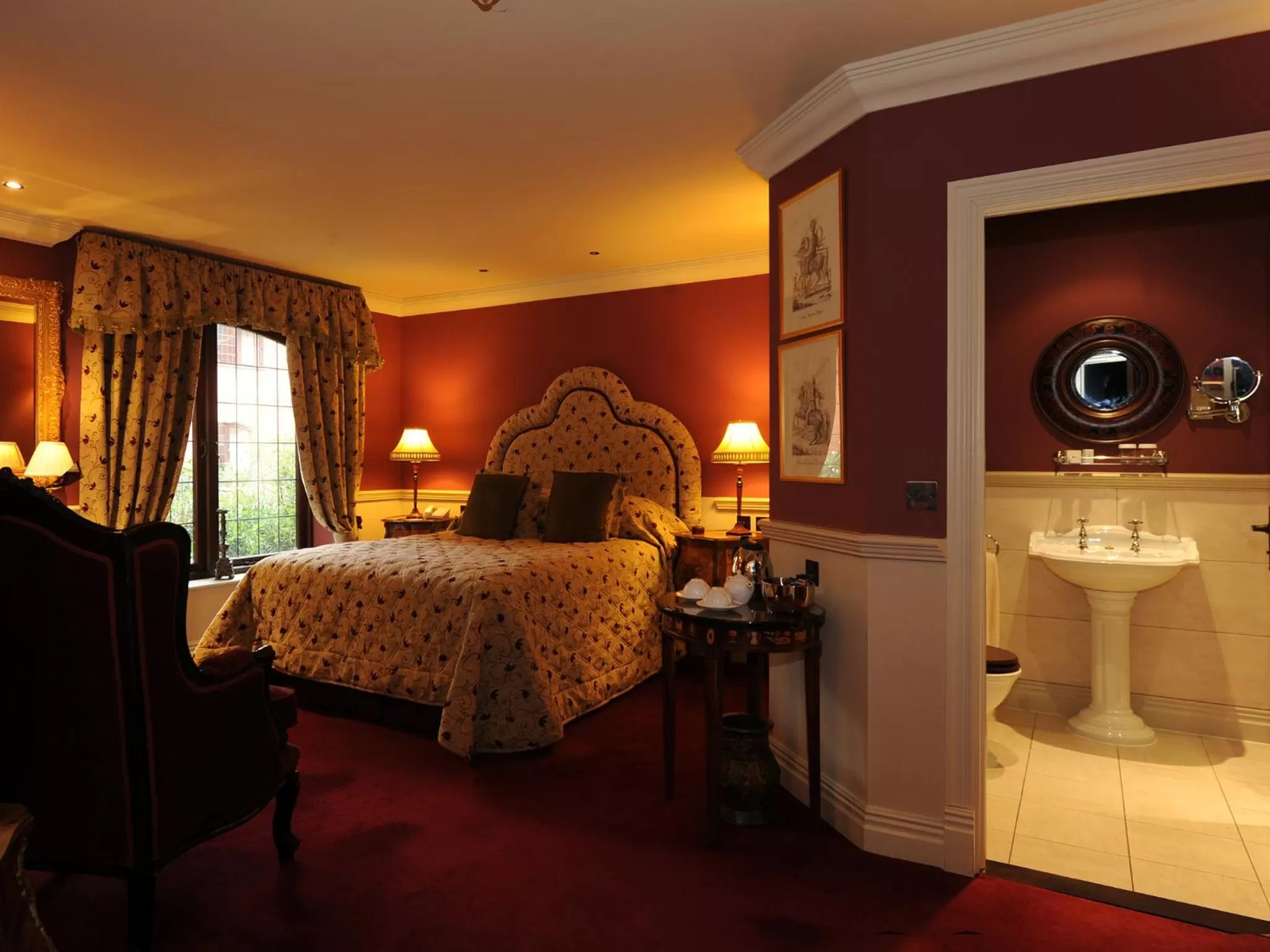 Photo of the whole room, Bed in Coombe Abbey Hotel