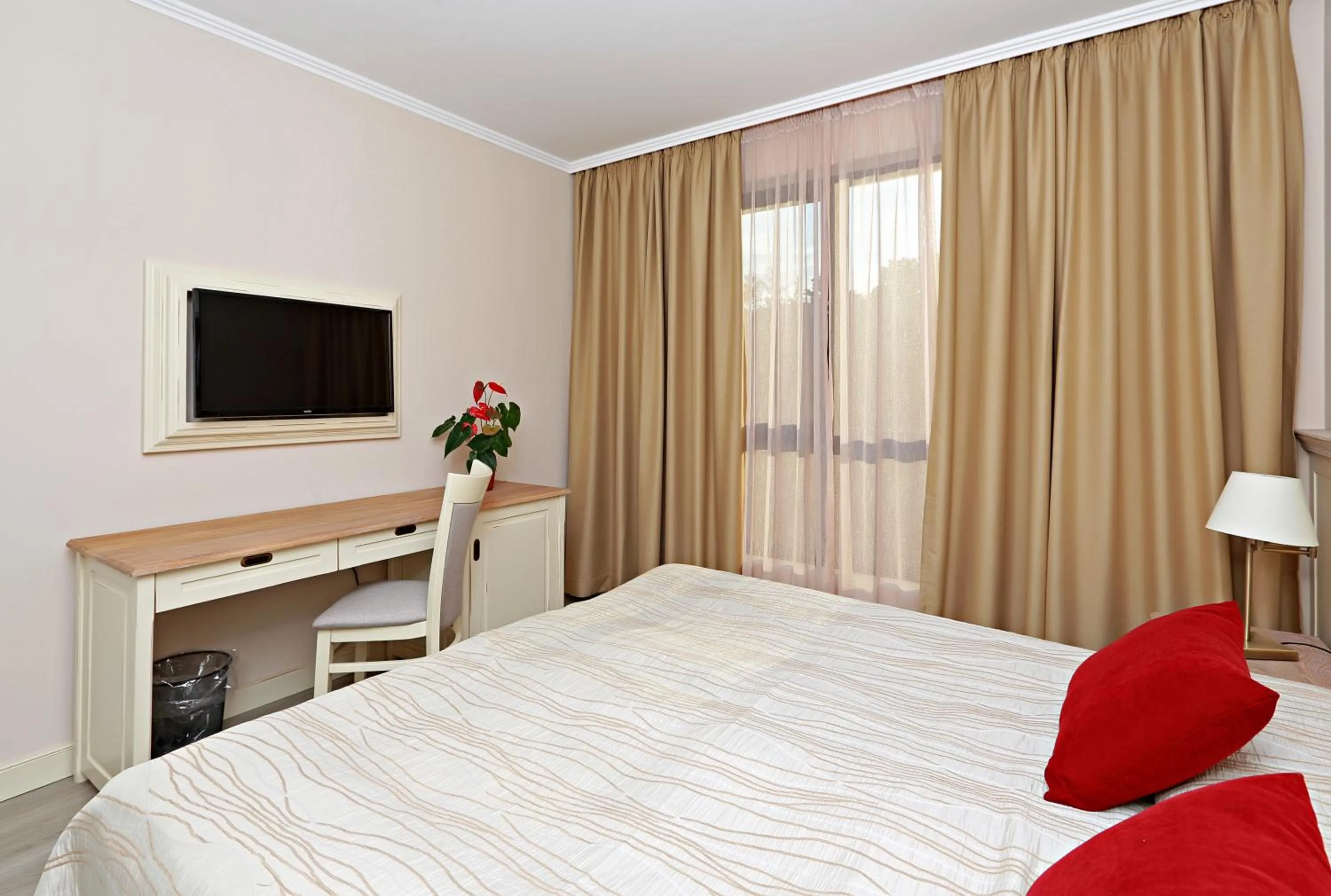 Bedroom in White Rock Castle Suite Hotel & SPA