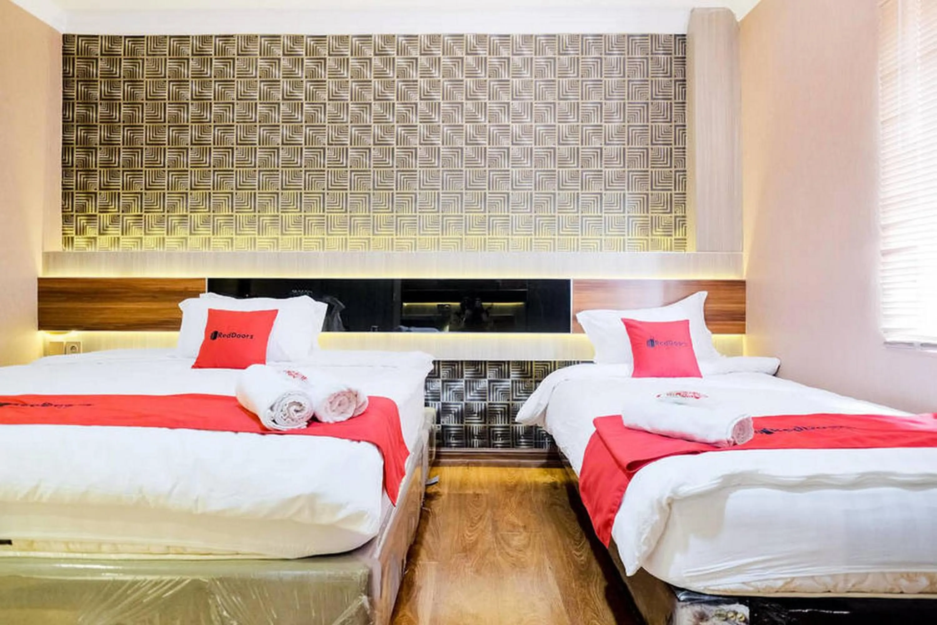 Bed in RedDoorz Plus @ Simpang USU Medan