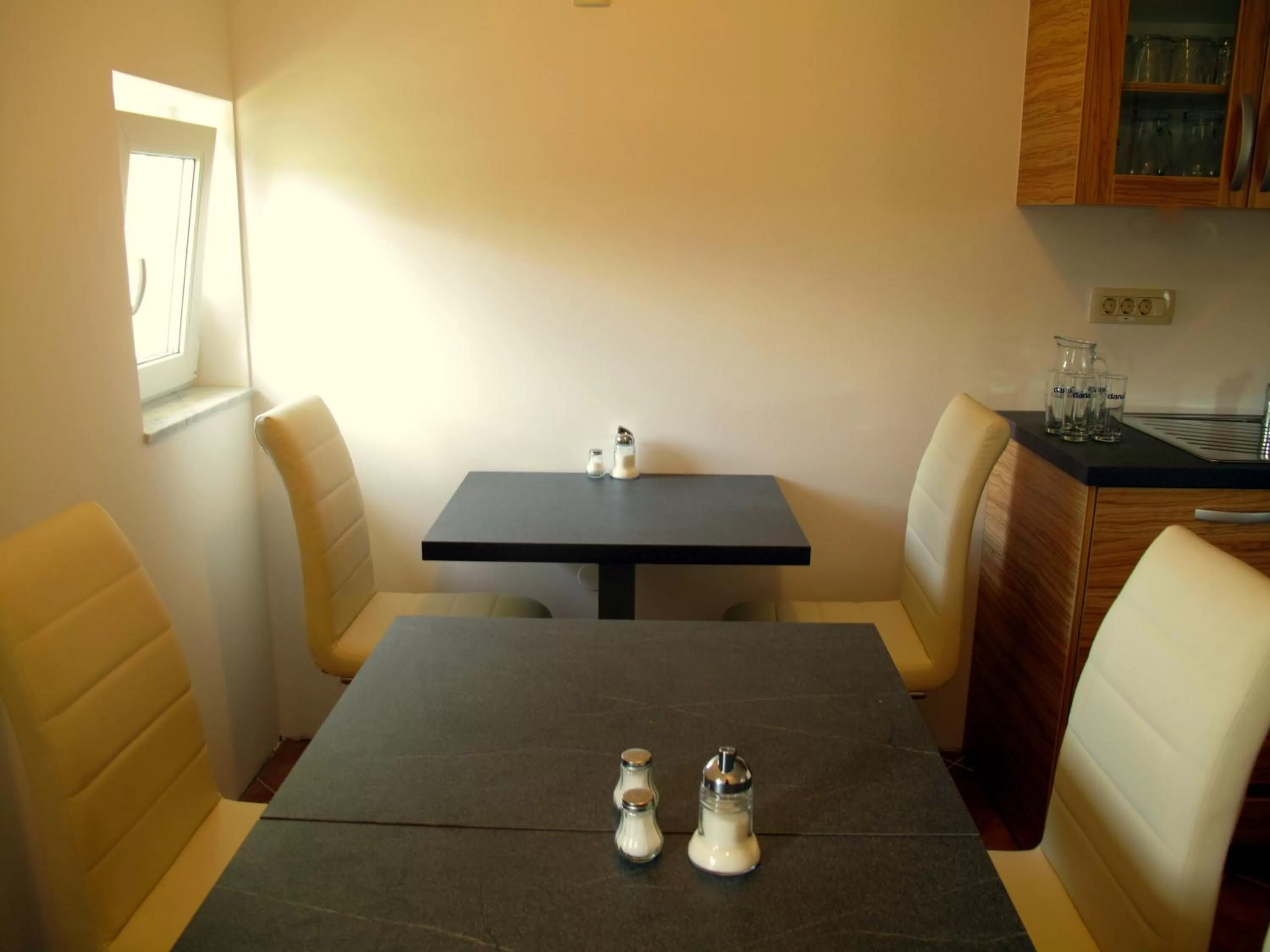 Dining area, Lounge/Bar in B&B By The Way