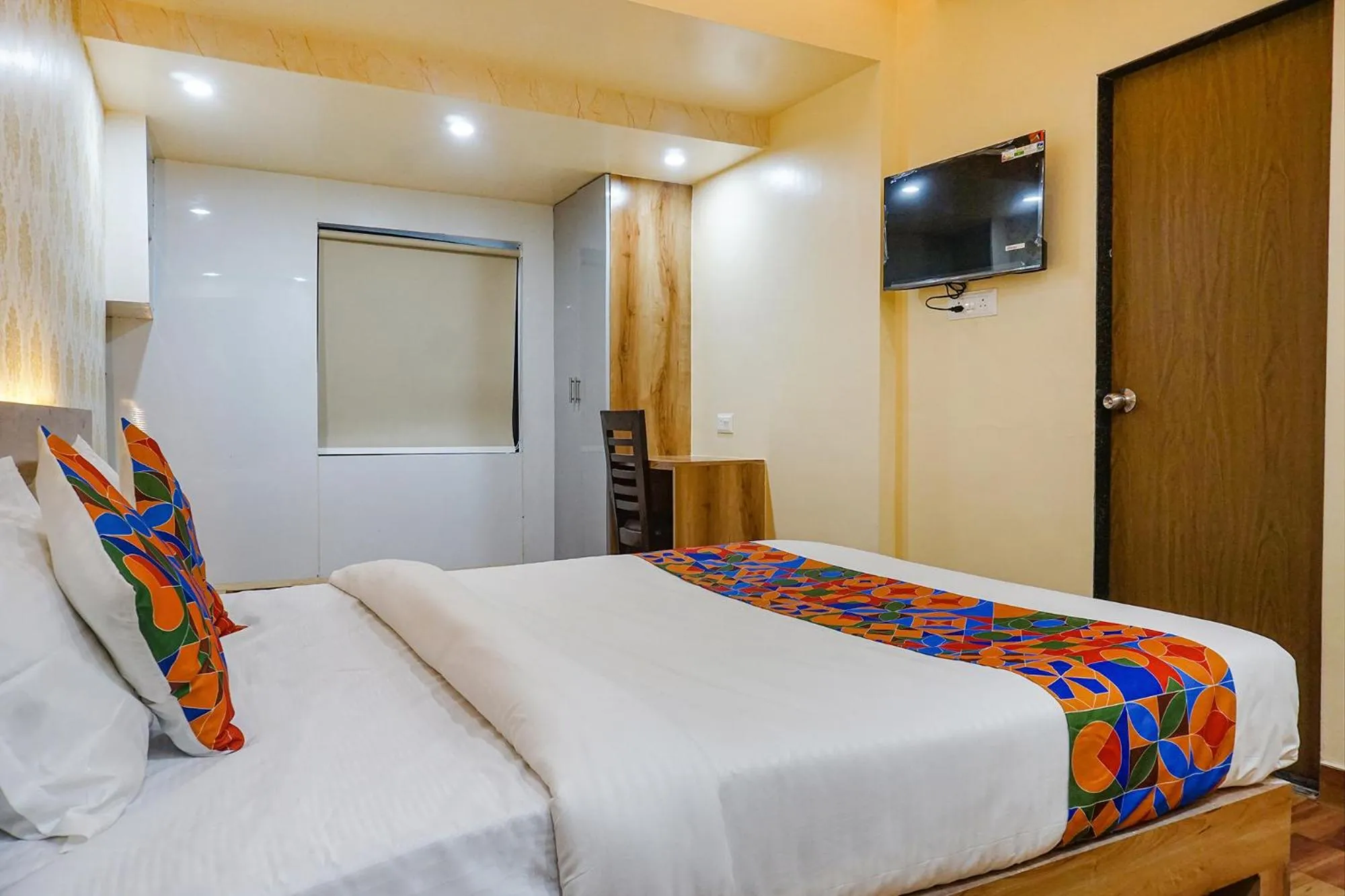 Bed in FabHotel Tan Square - Nr Eon IT Park