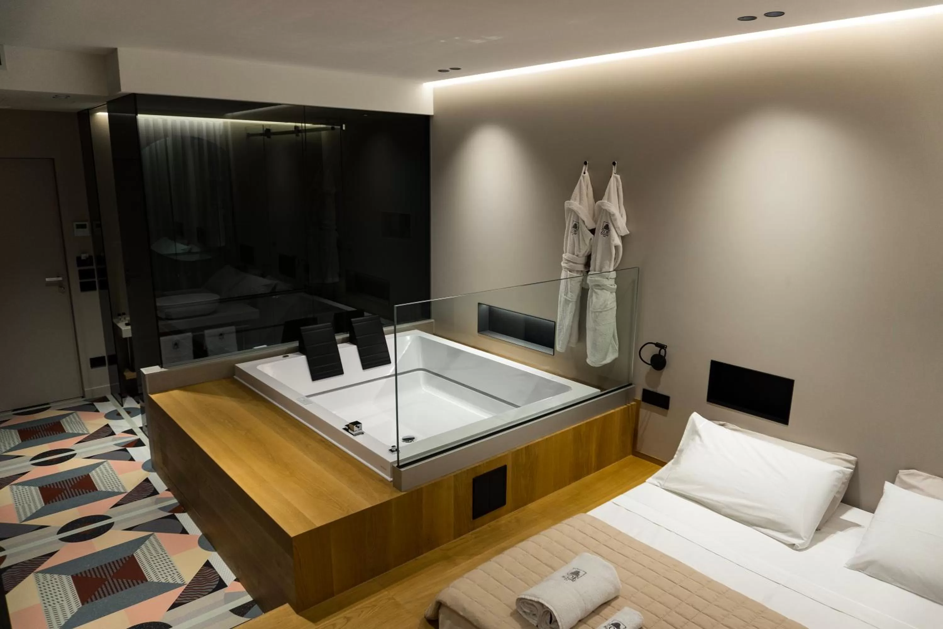 Hot Tub, Bathroom in ZOE LUXURY SUITES