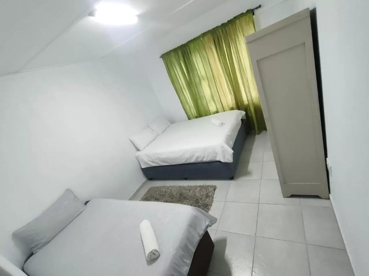 Photo of the whole room, Bed in Blue Mountain Farm Lodge, Cabins & Cottages