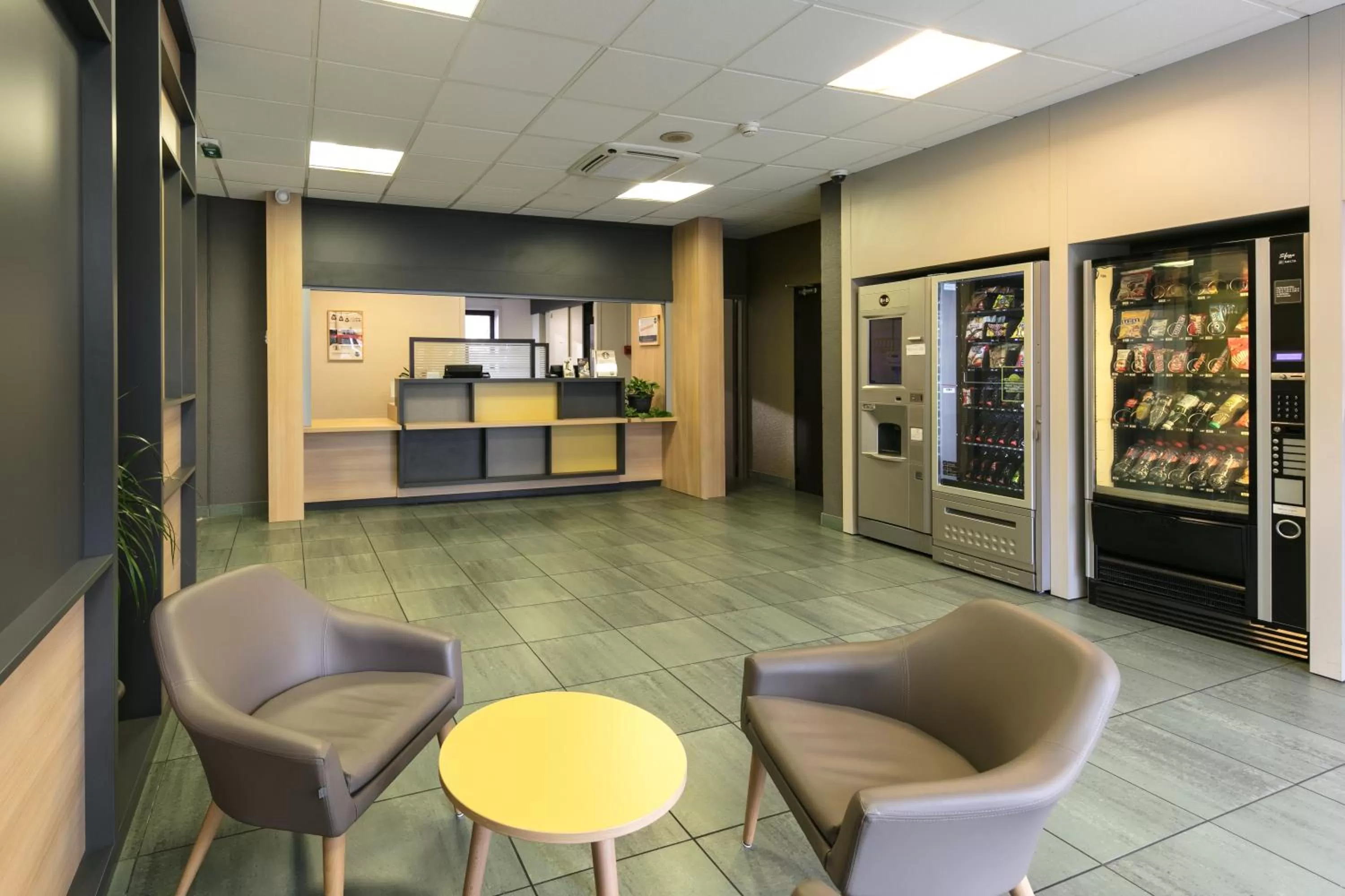 Lobby or reception in B&B HOTEL Toulouse Centre Canal du Midi