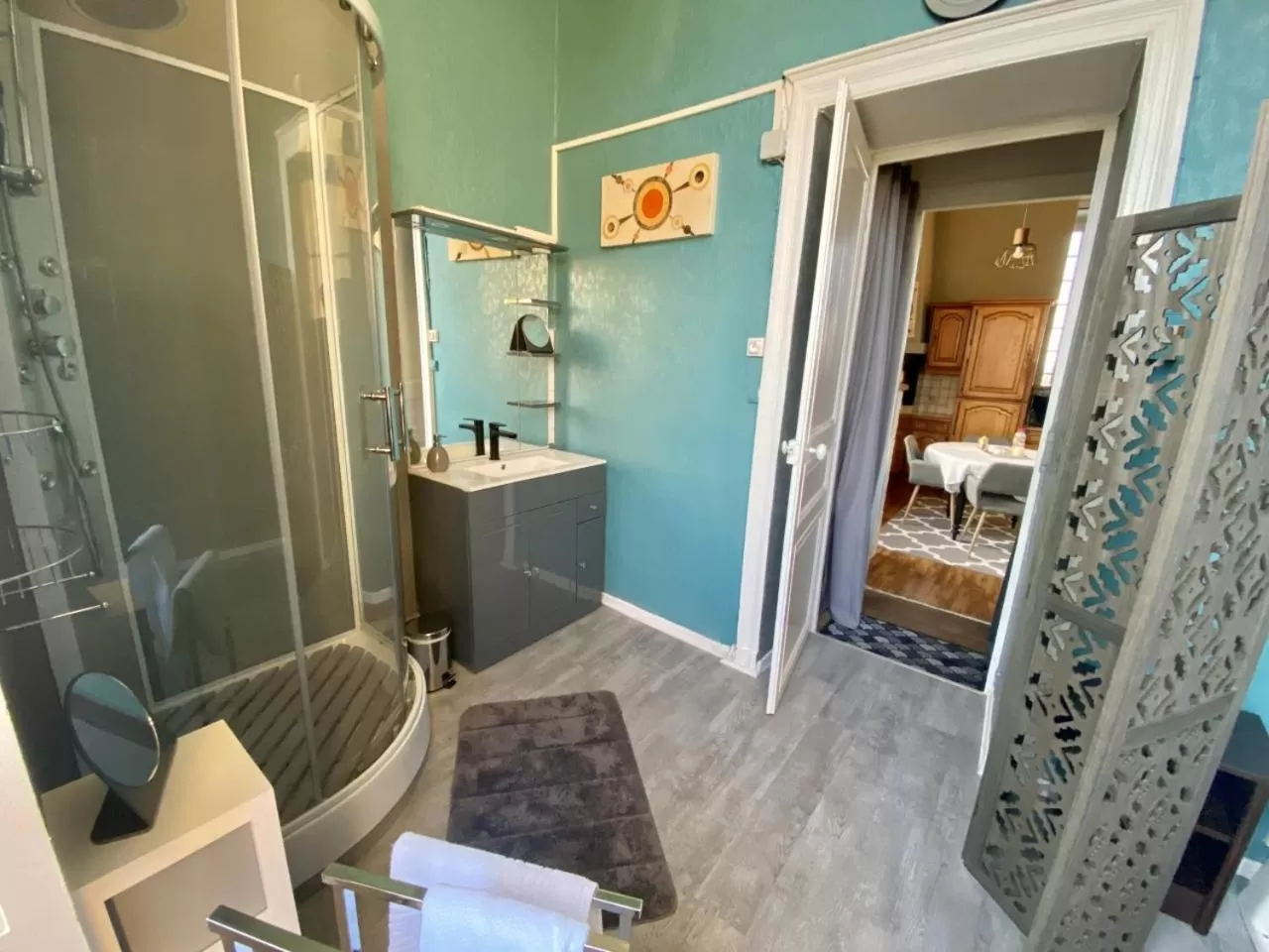 Bathroom in Hôtel Particulier CHÂTEAU DES MARAIS Proximité et vue sur le Lac de Grand lieu