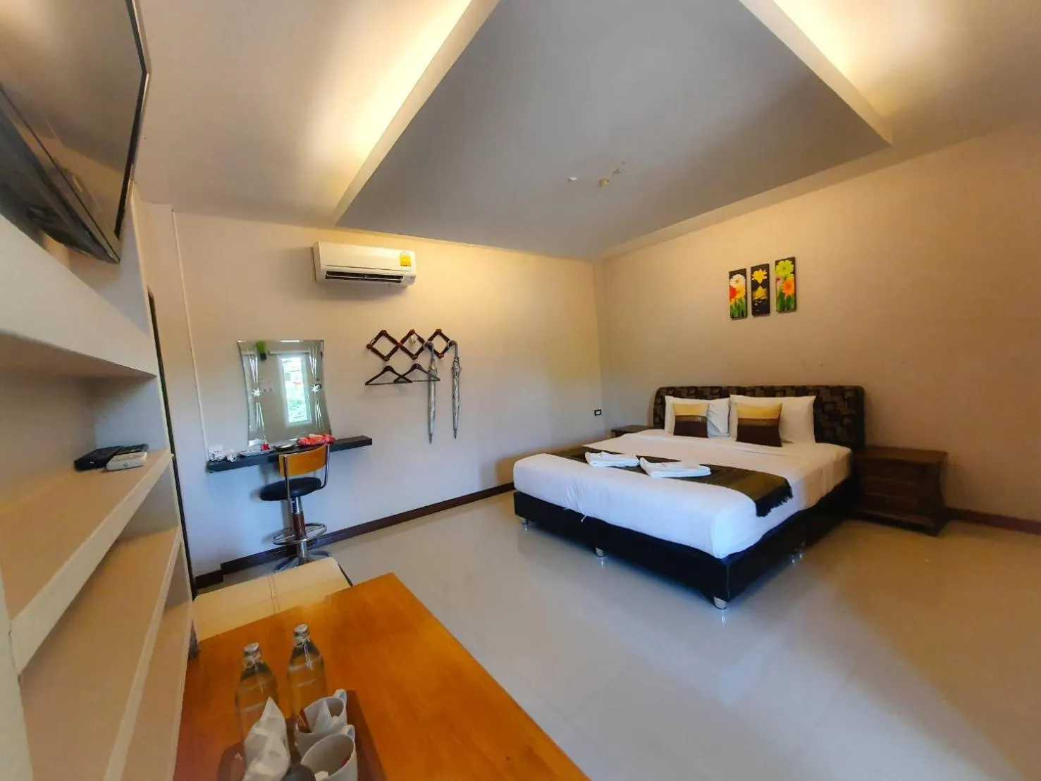 Bedroom, Bed in Dreampark resort