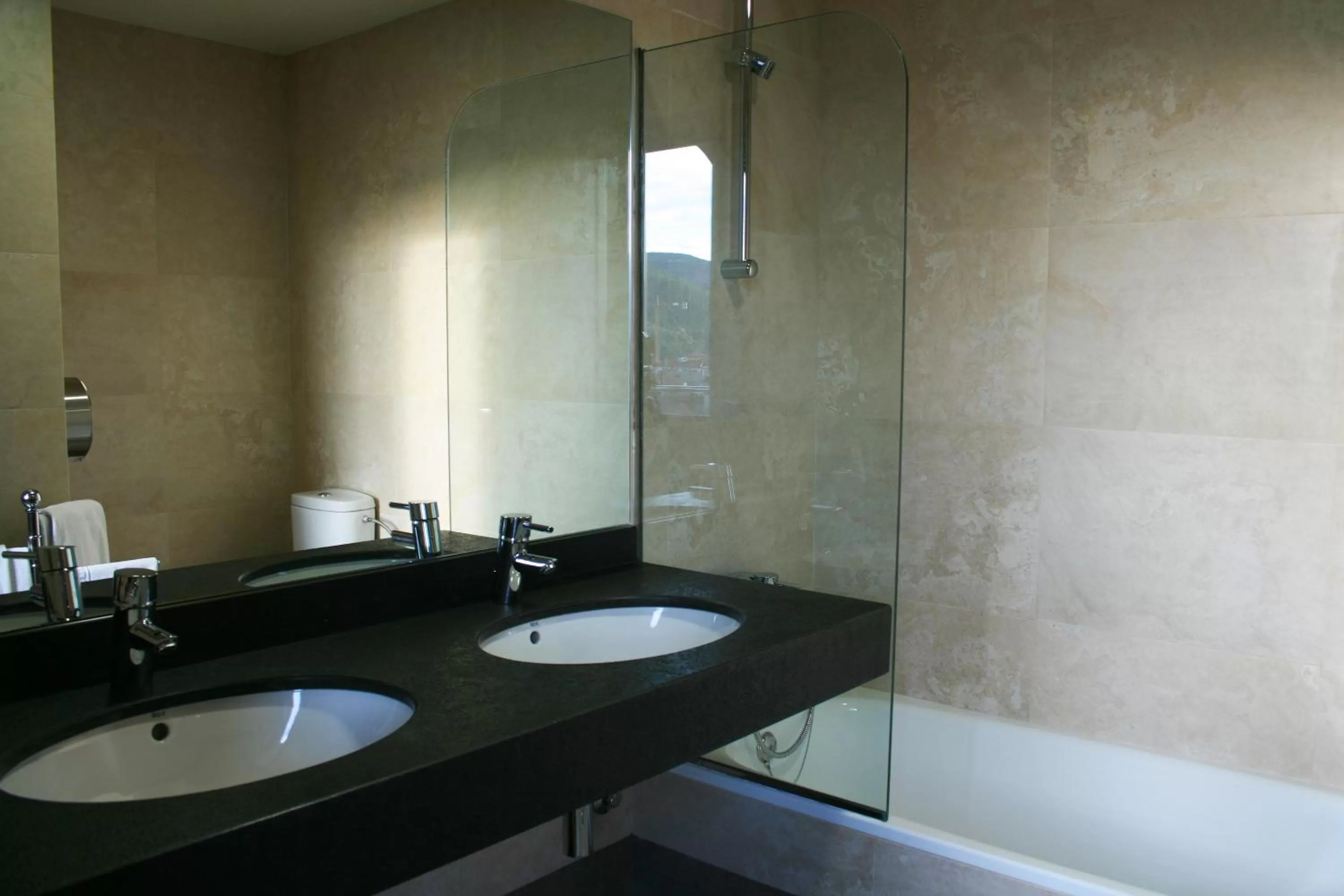 Bathroom in Hotel Avenida