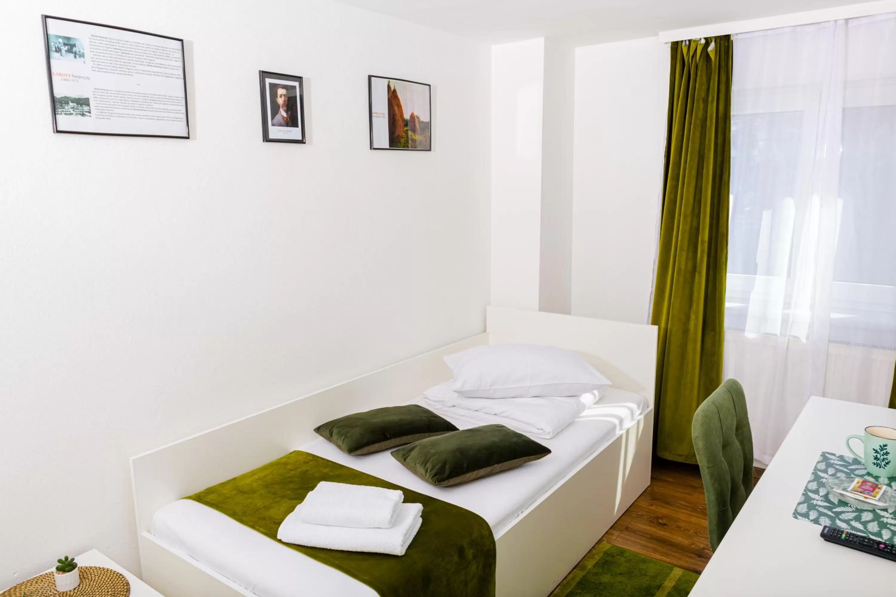 Bedroom, Bed in Pensiunea Pictorilor