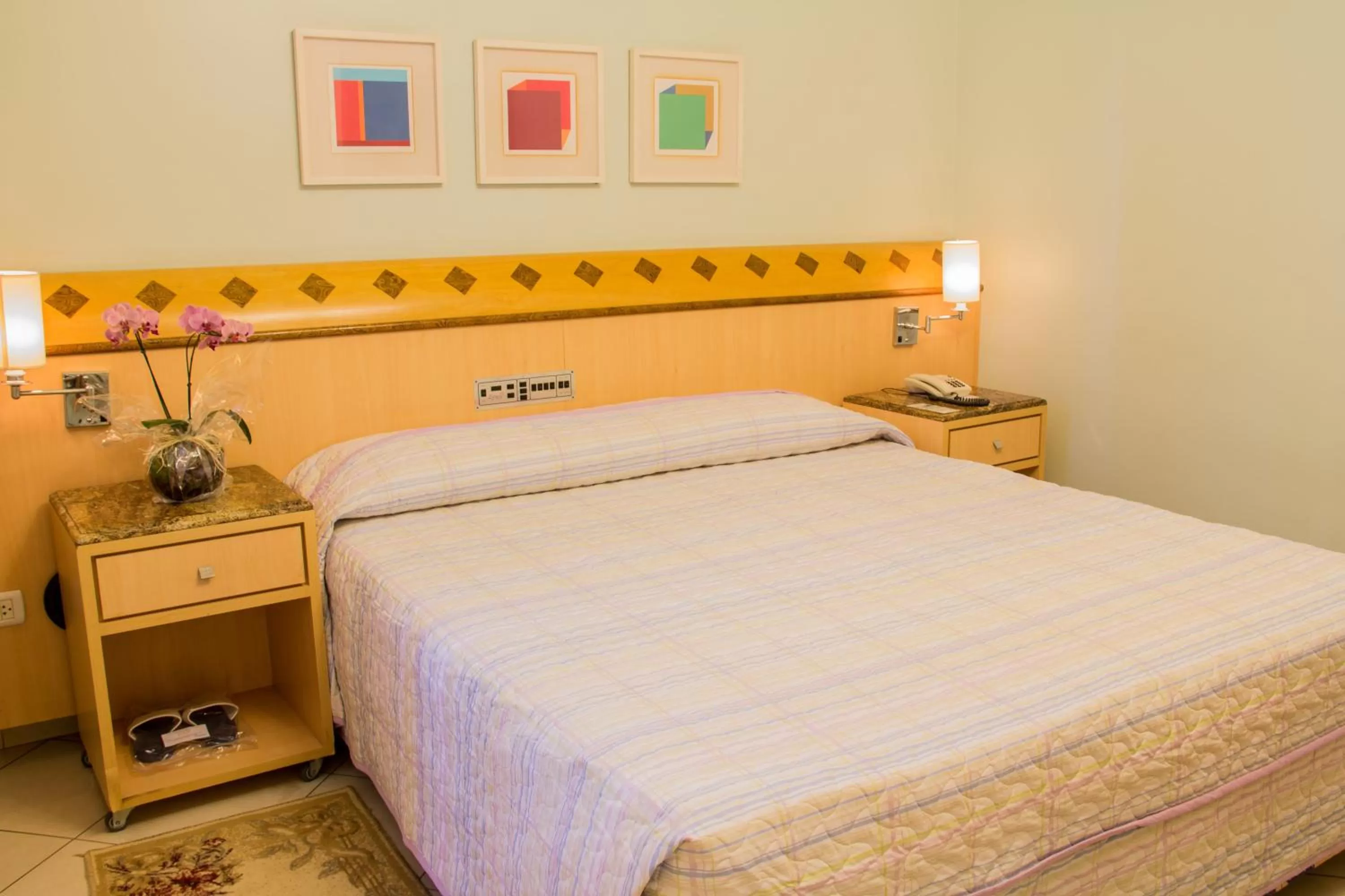 Bed in L'Opera Hotel