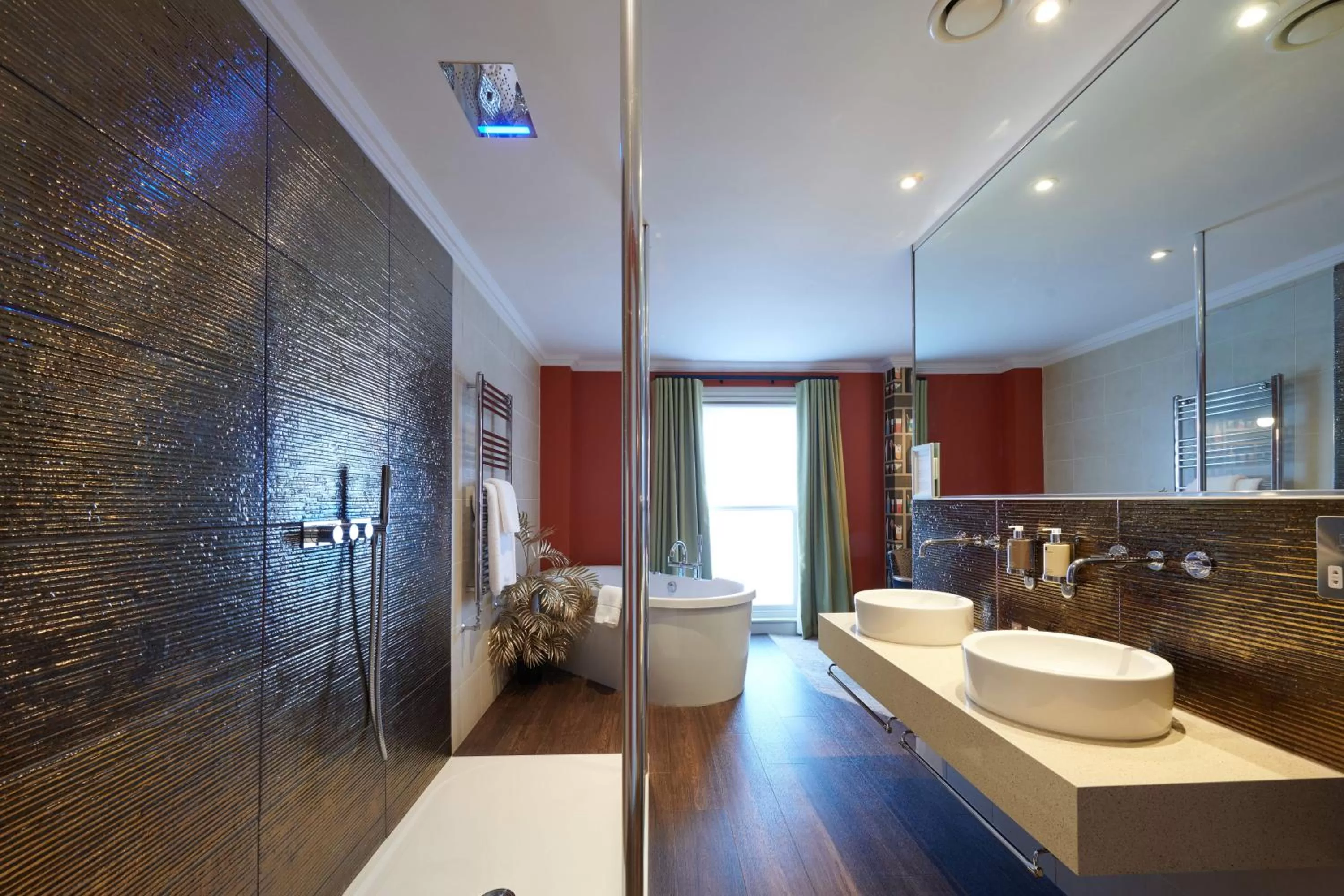 Bathroom in Park Farm Hotel