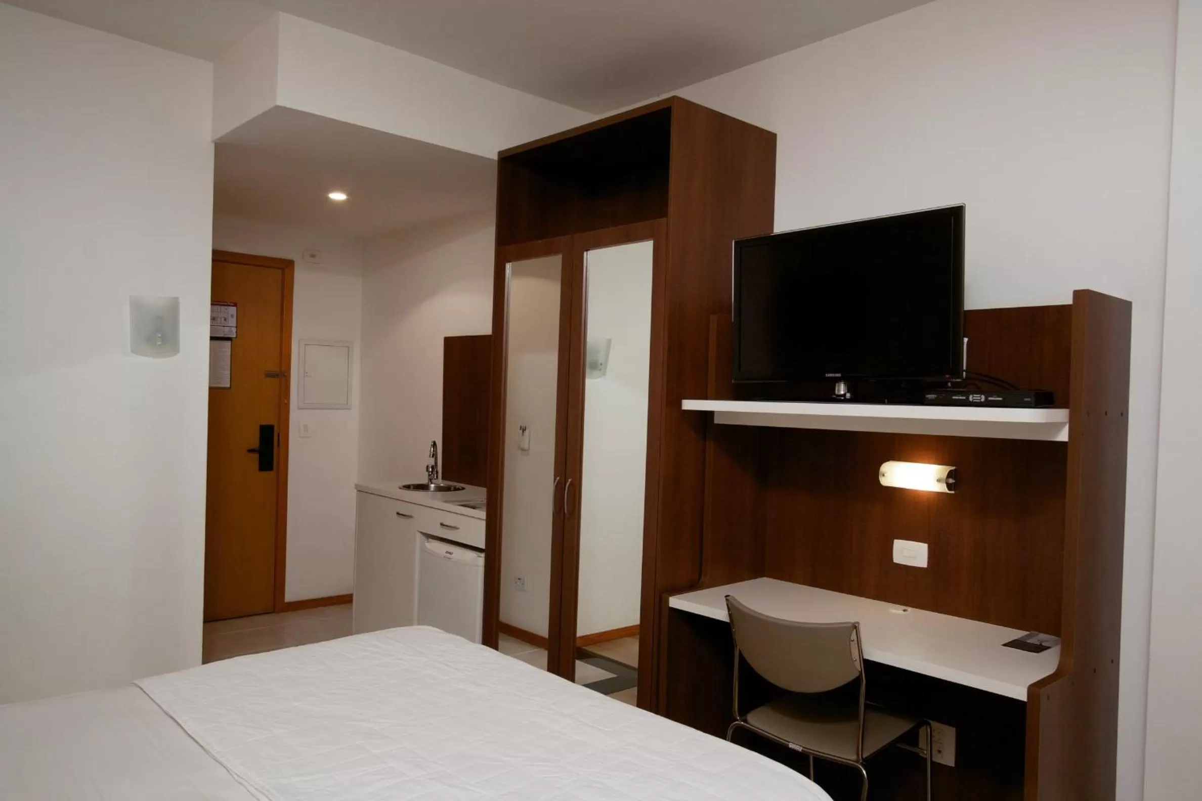 Bedroom, Bed in Bristol Centro Civico Curitiba