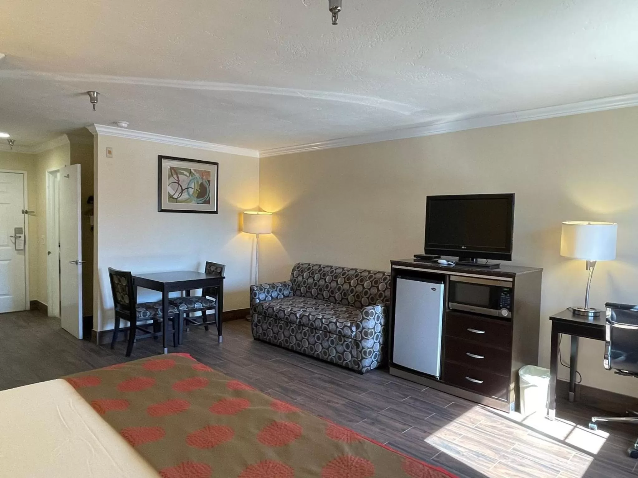 Bedroom, Bed in Ramada by Wyndham San Diego Poway Miramar