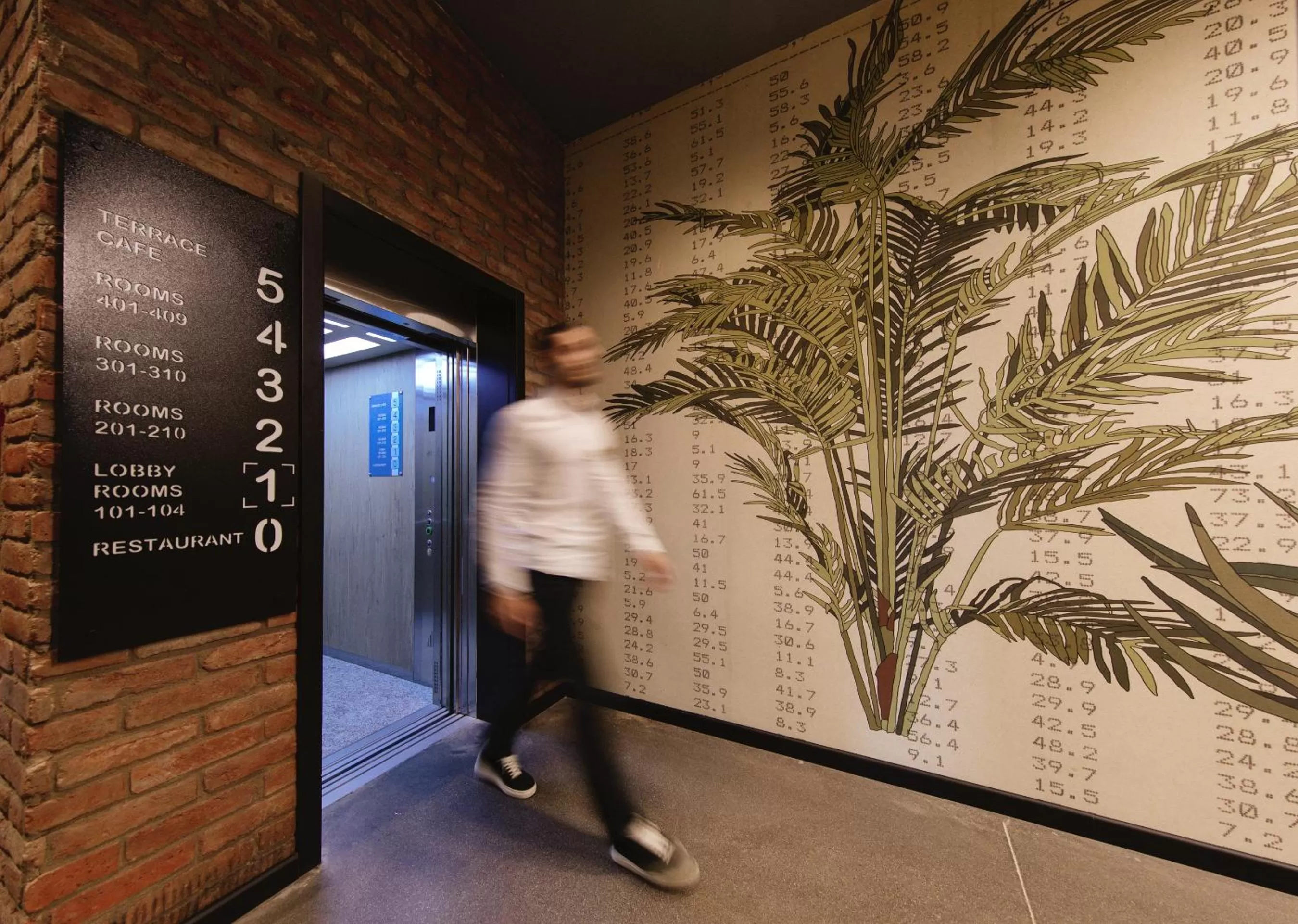 elevator in Hotel 21