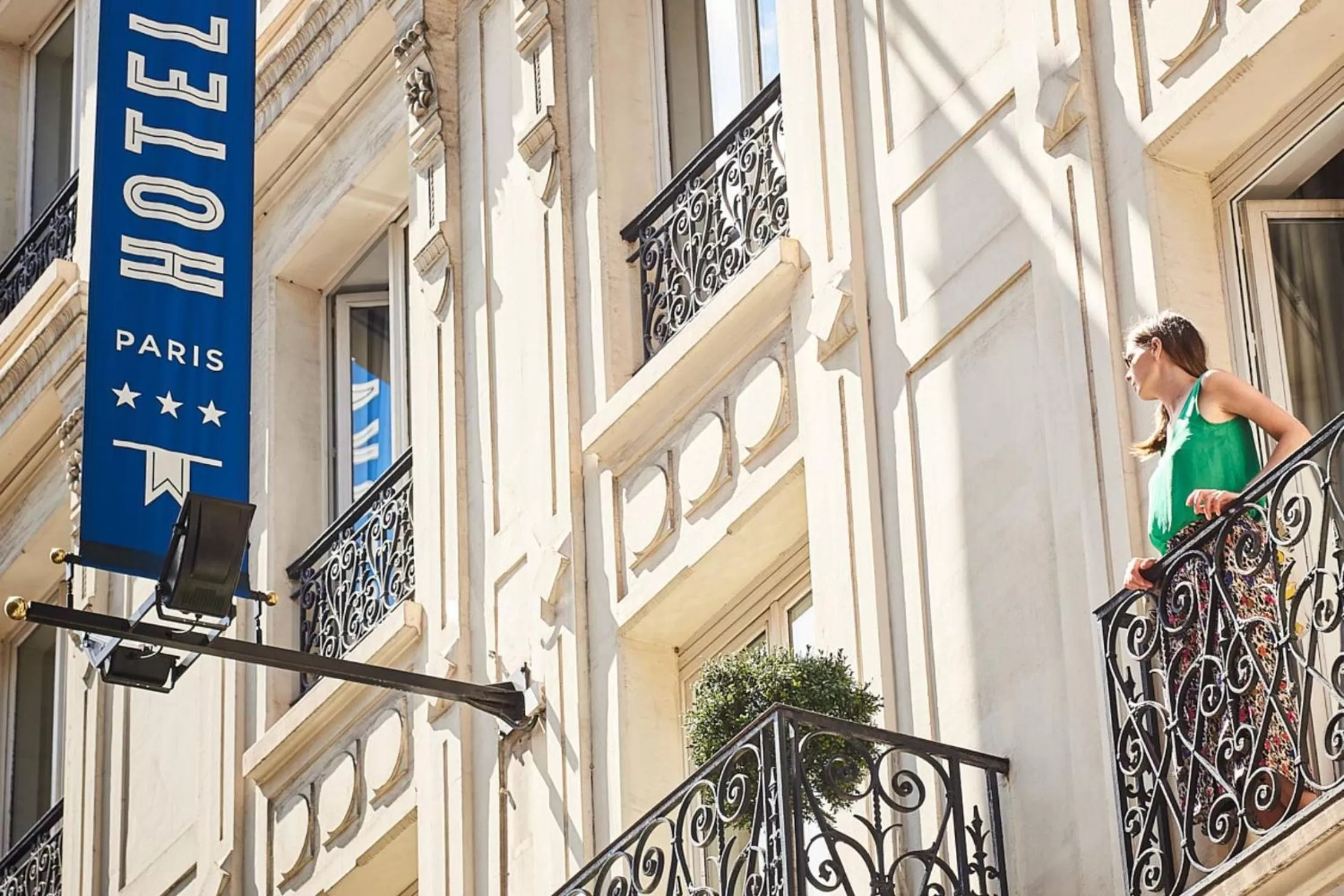 Double Room with Balcony in Hotel Cervantes by Happyculture