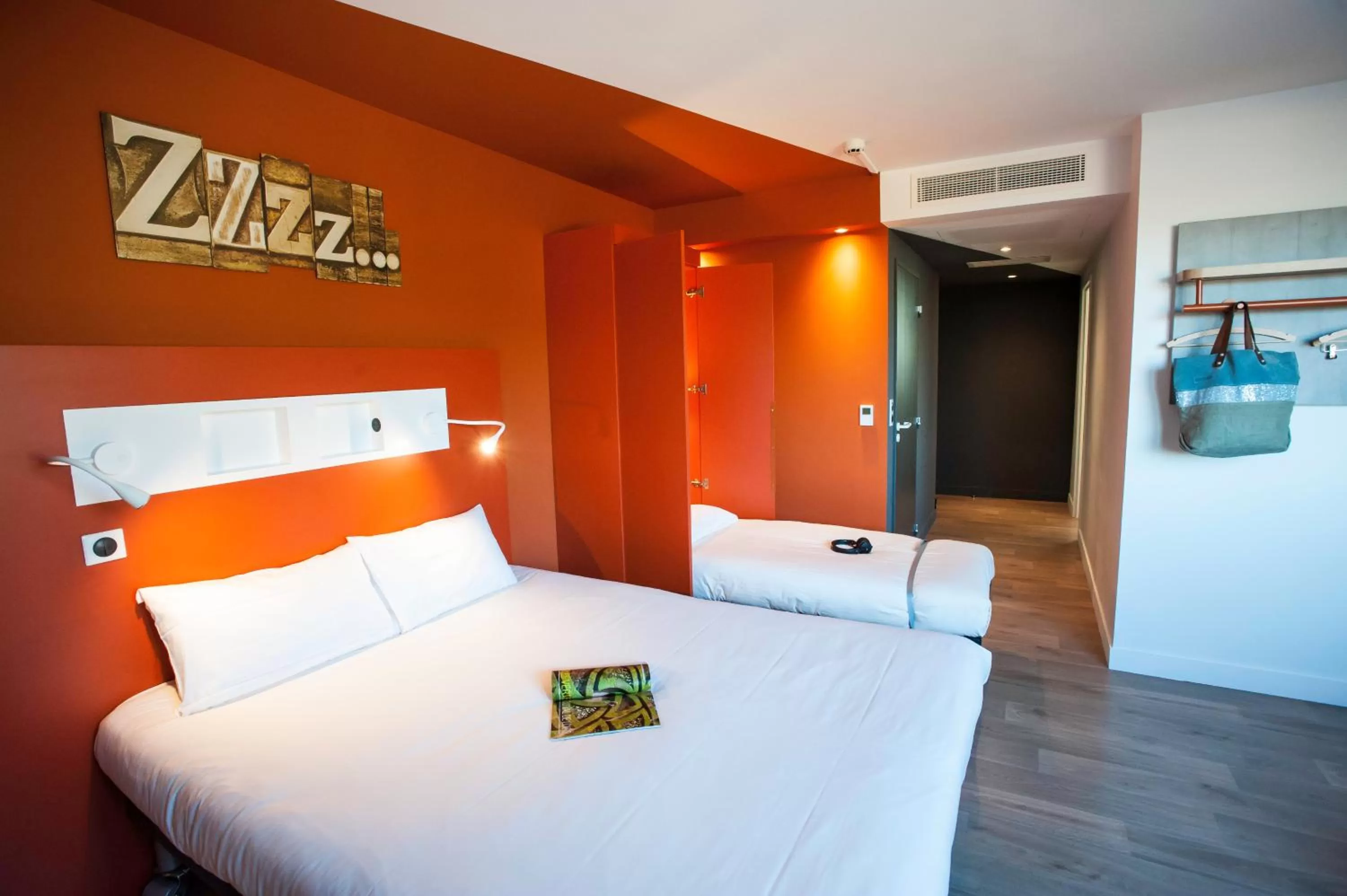 Photo of the whole room, Bed in Ibis Budget Château-Thierry