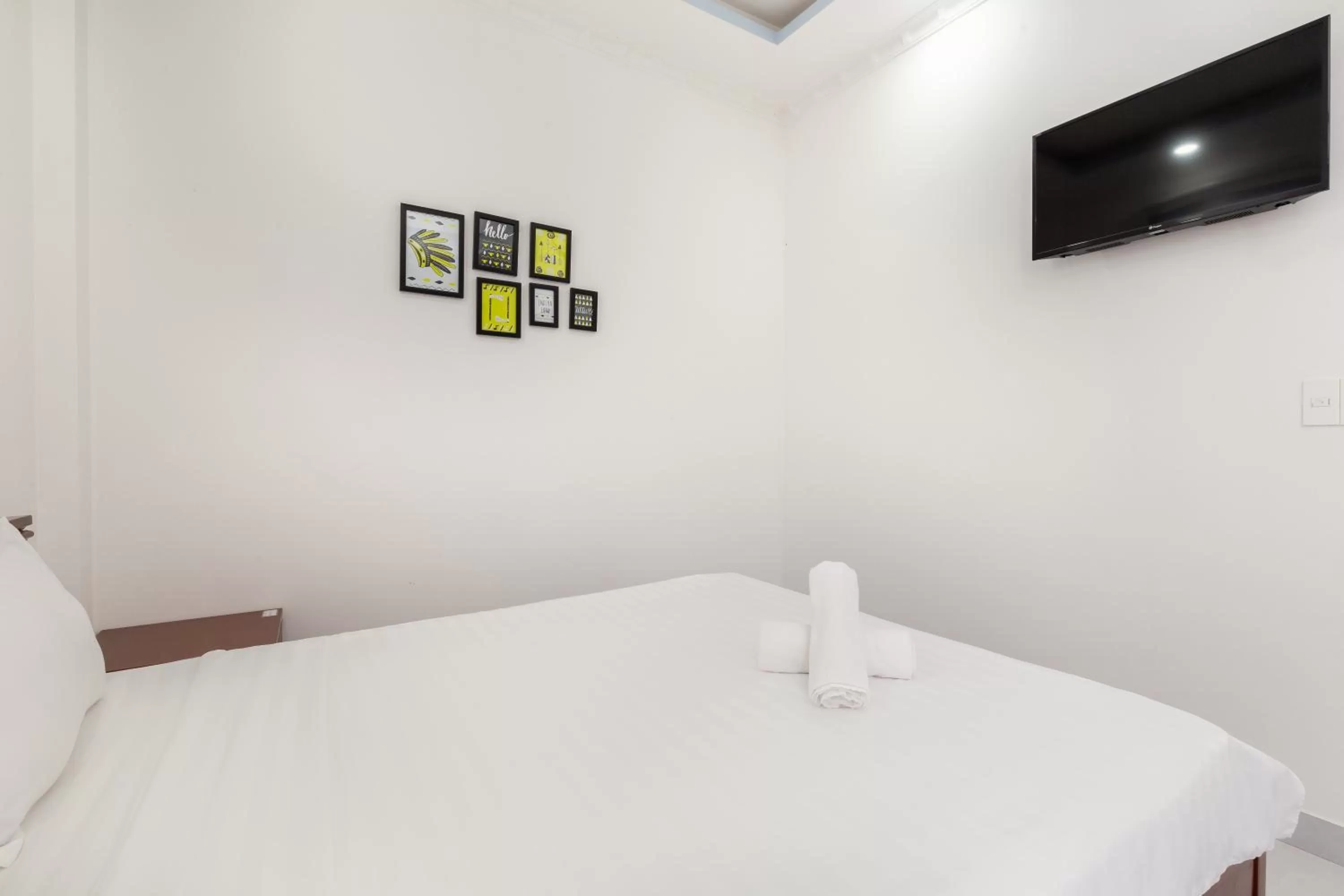 Bed in Luxury Vườn Lài Hotel