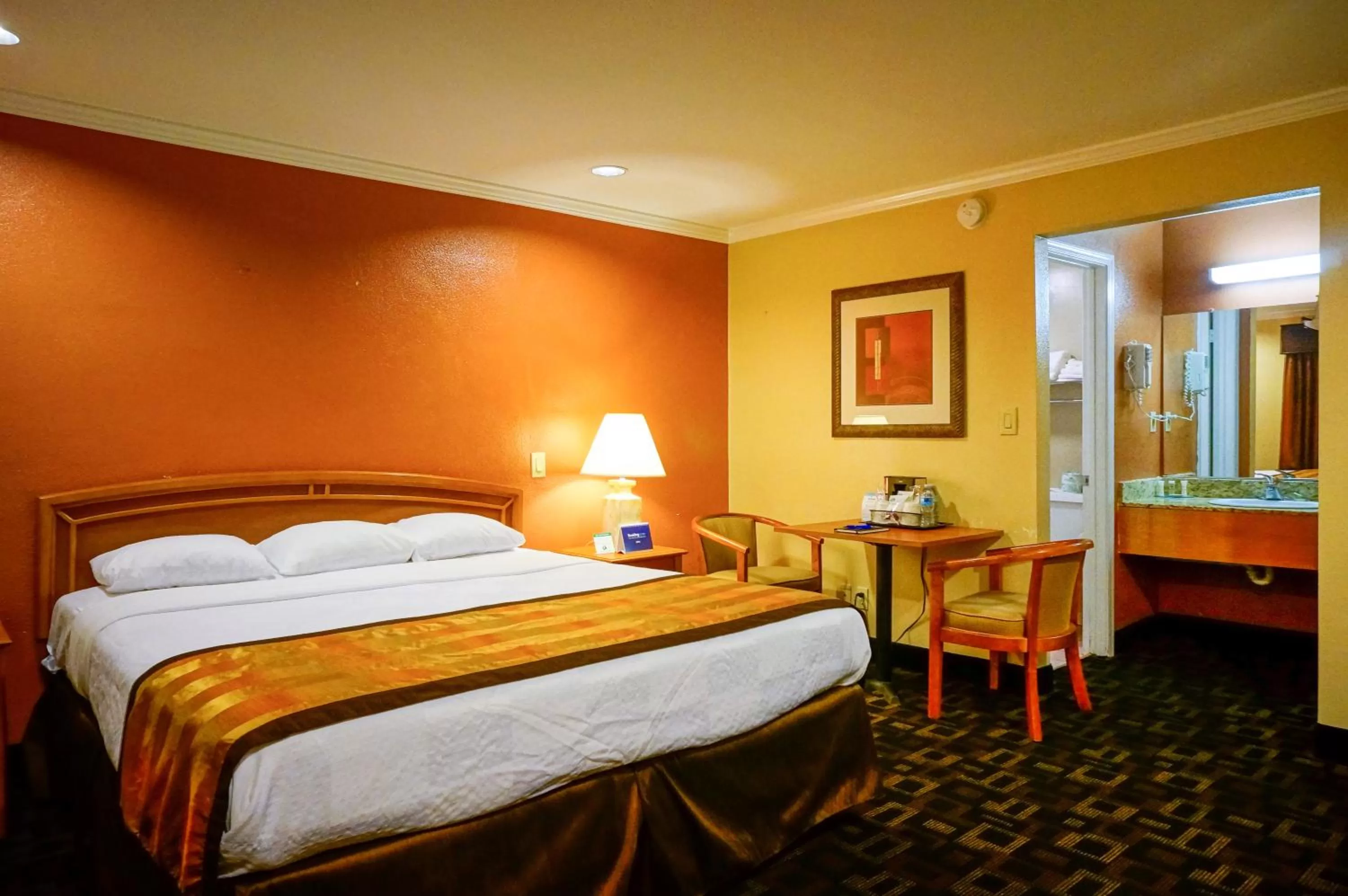 Bedroom, Bed in Hotel Parmani Near Stanford University