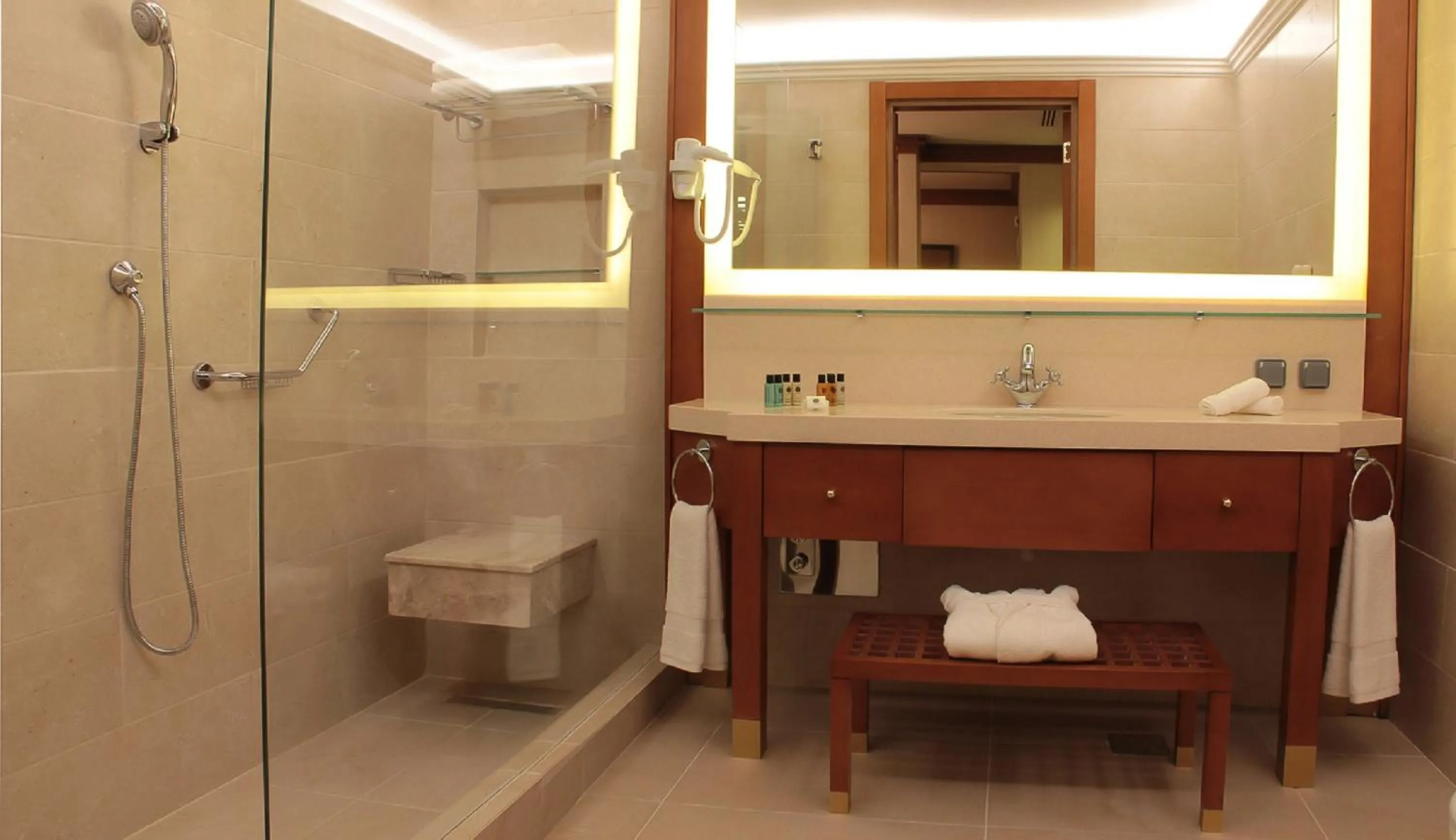 Bathroom in Thousand Nights Hotel Amman - فندق ثاوزند نايتس عمان