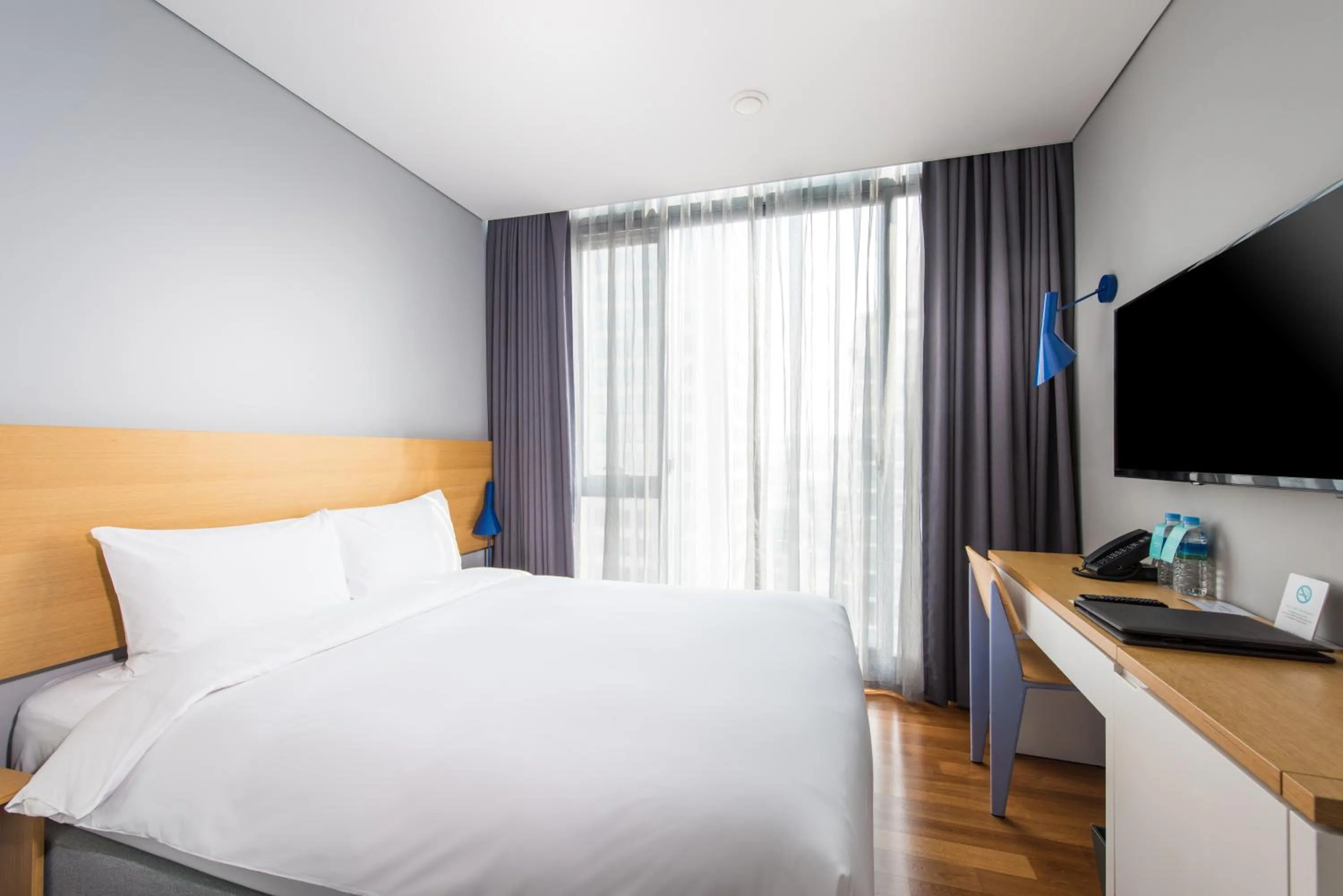 Decorative detail, Bed in Hotel Peyto Gangnam