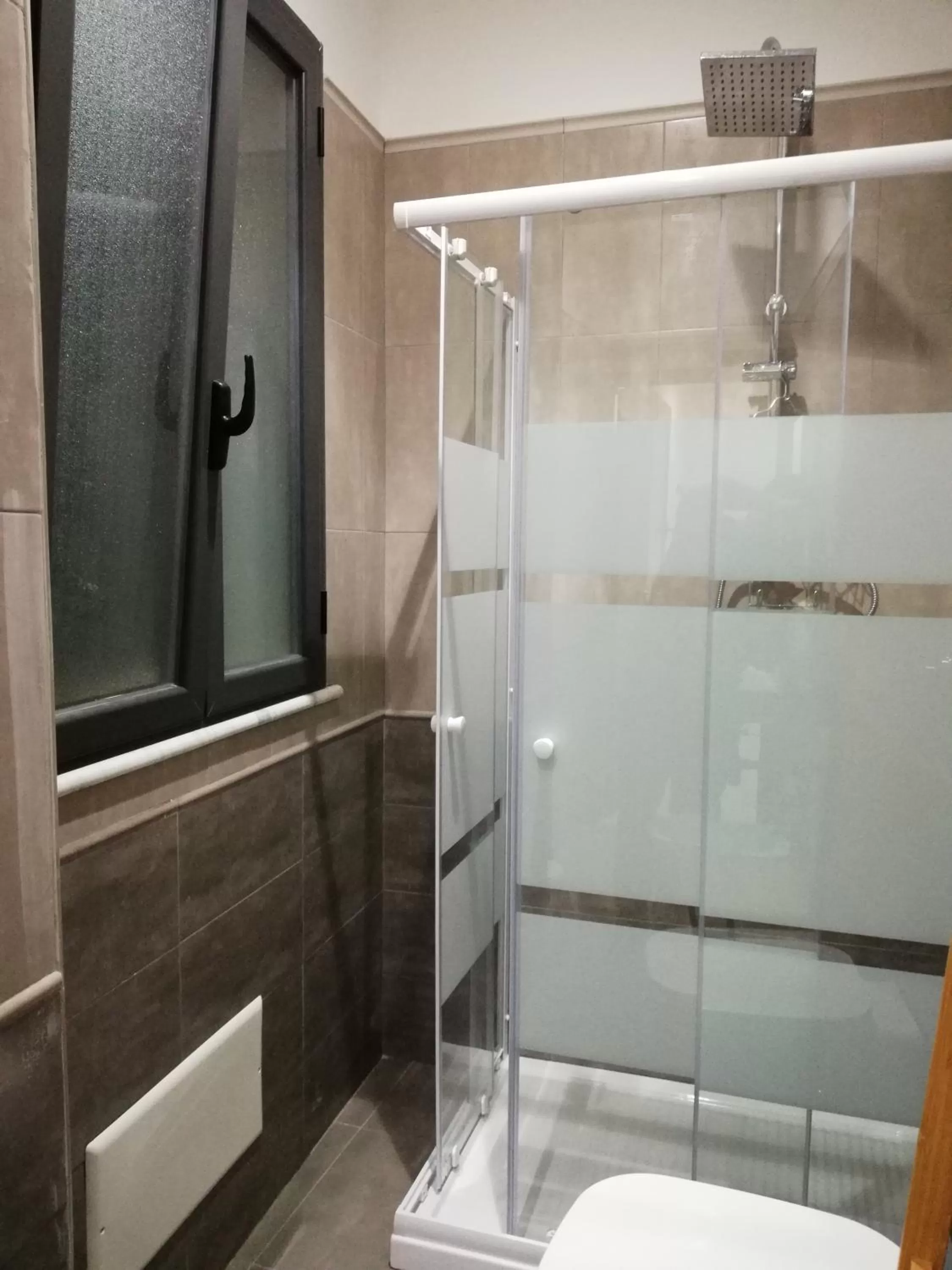 Shower in B&B Controtempo