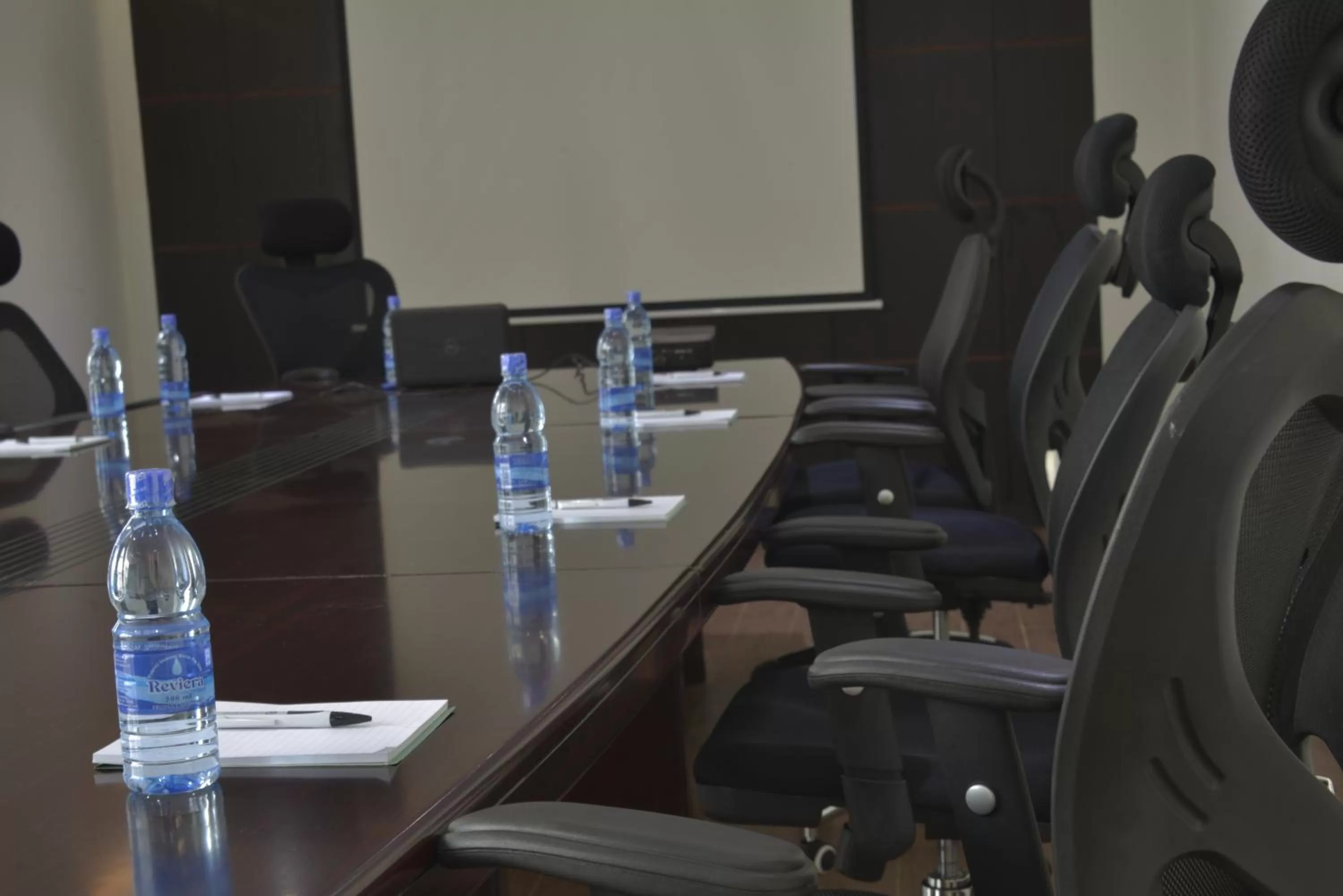 Business facilities in La Maison Royale