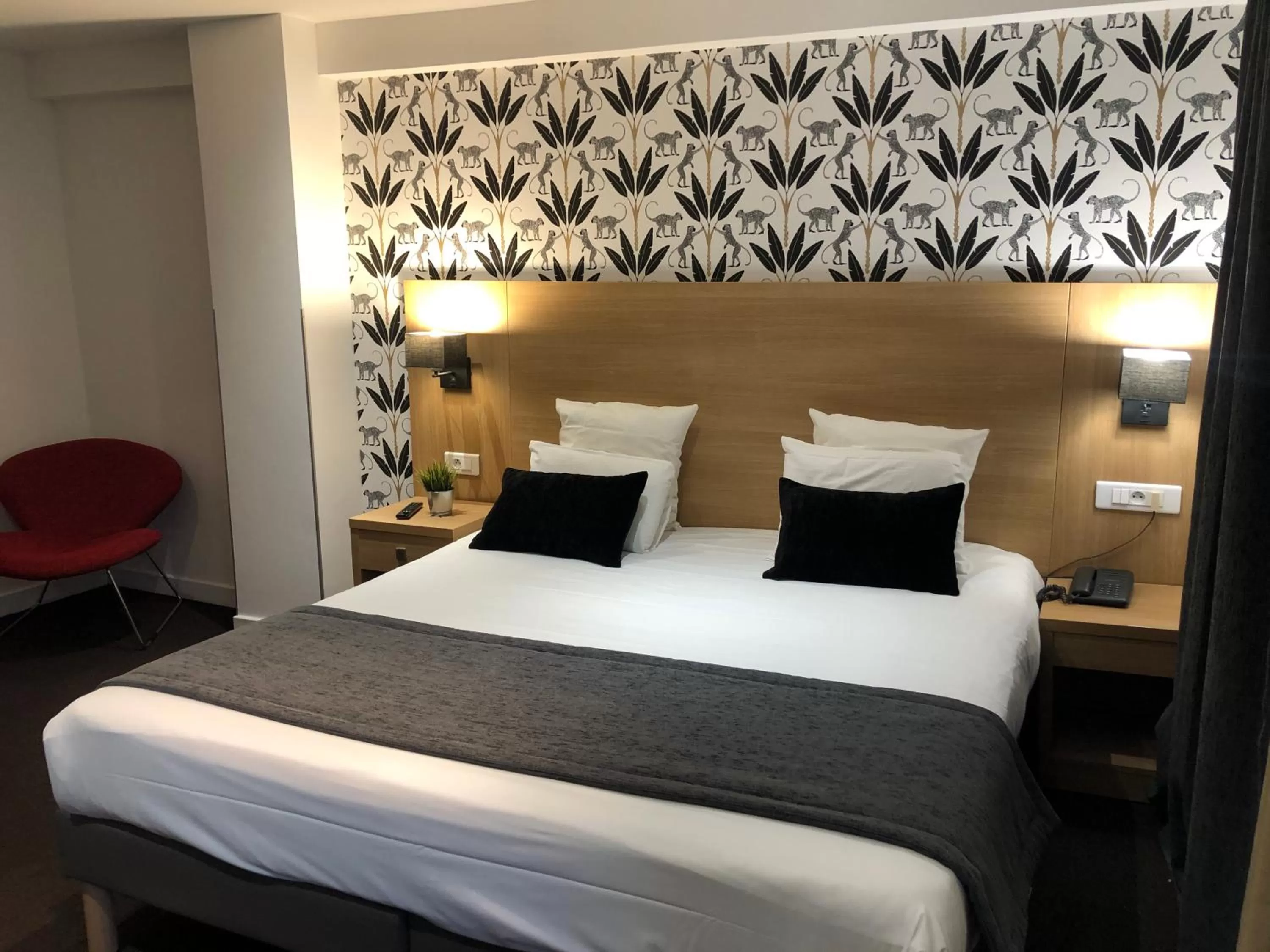 Bed in Kyriad Chalon-Sur-Saone Centre