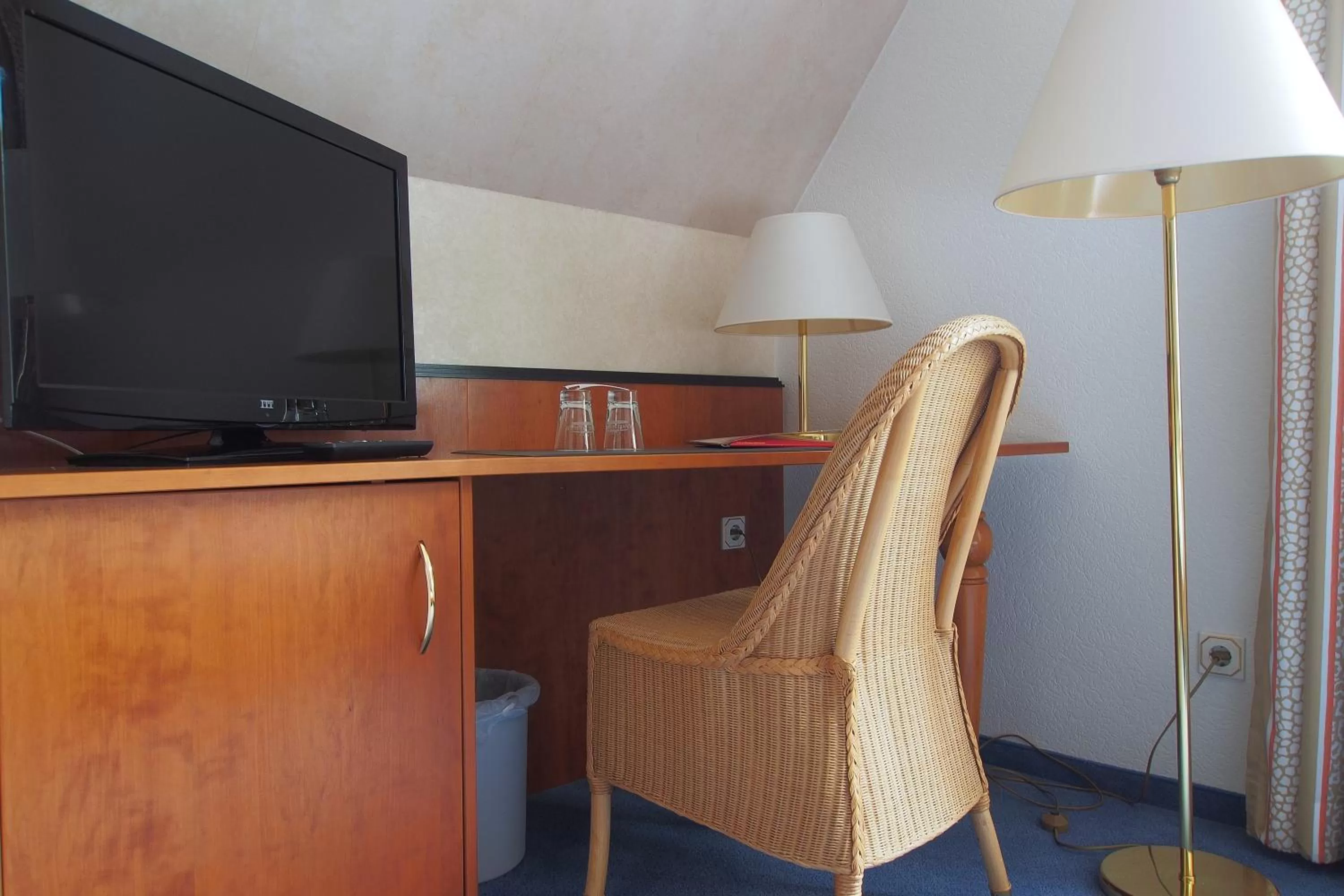 TV and multimedia in Hotel Schlossvilla Derenburg