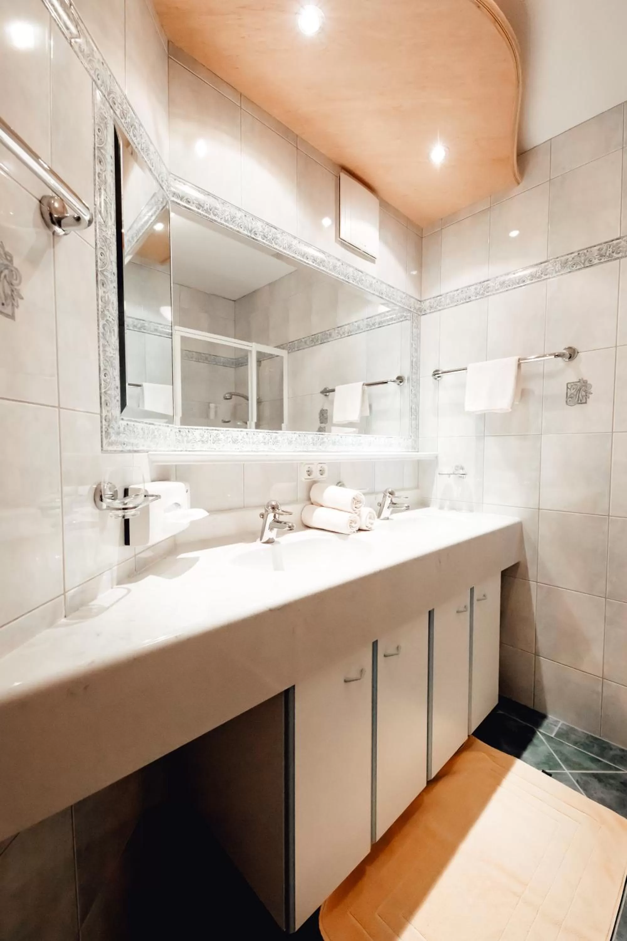 Bathroom in Dandler - Zimmer und Ferienwohnungen