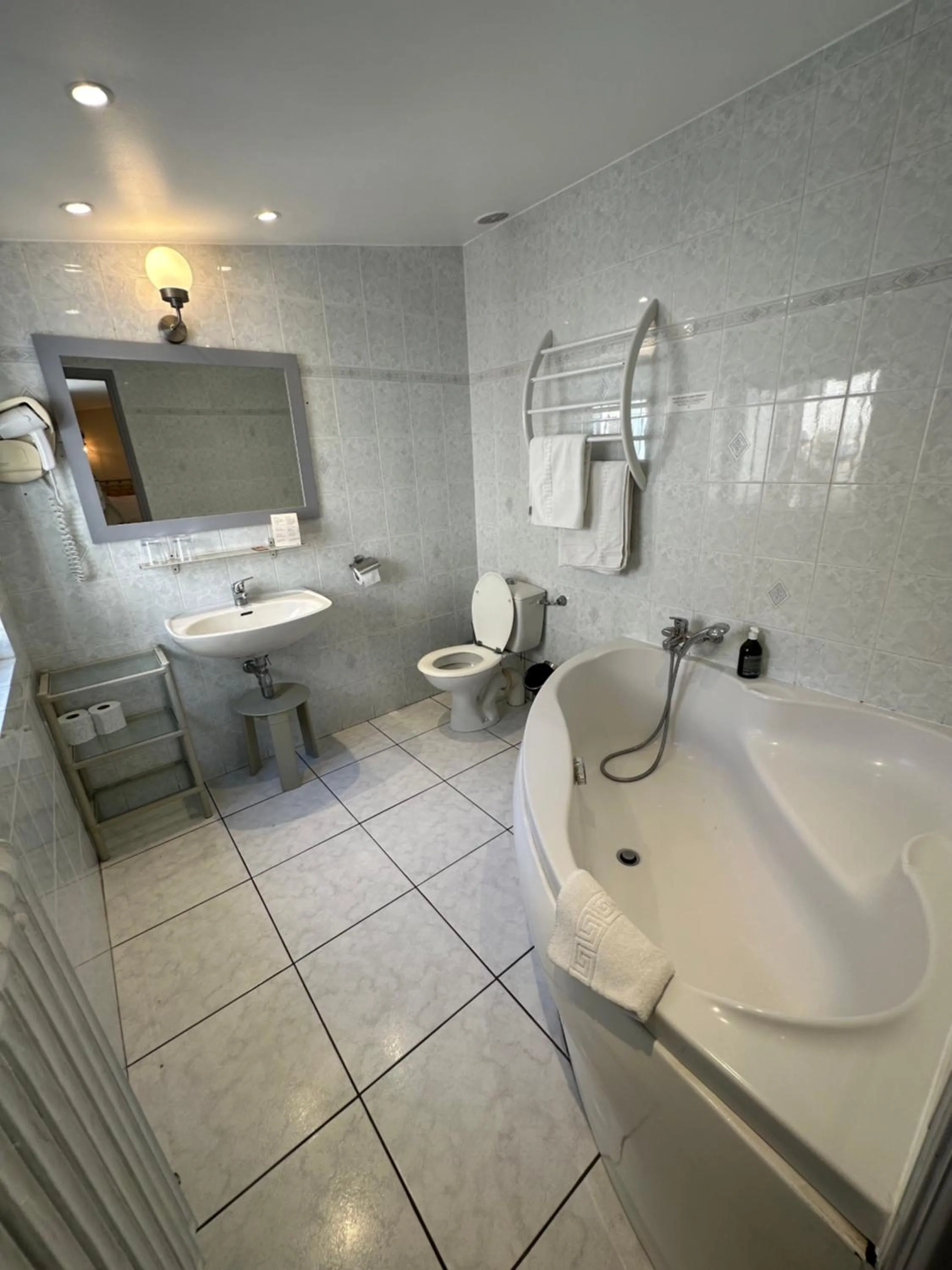 Bathroom in Hotel Le Ponteil