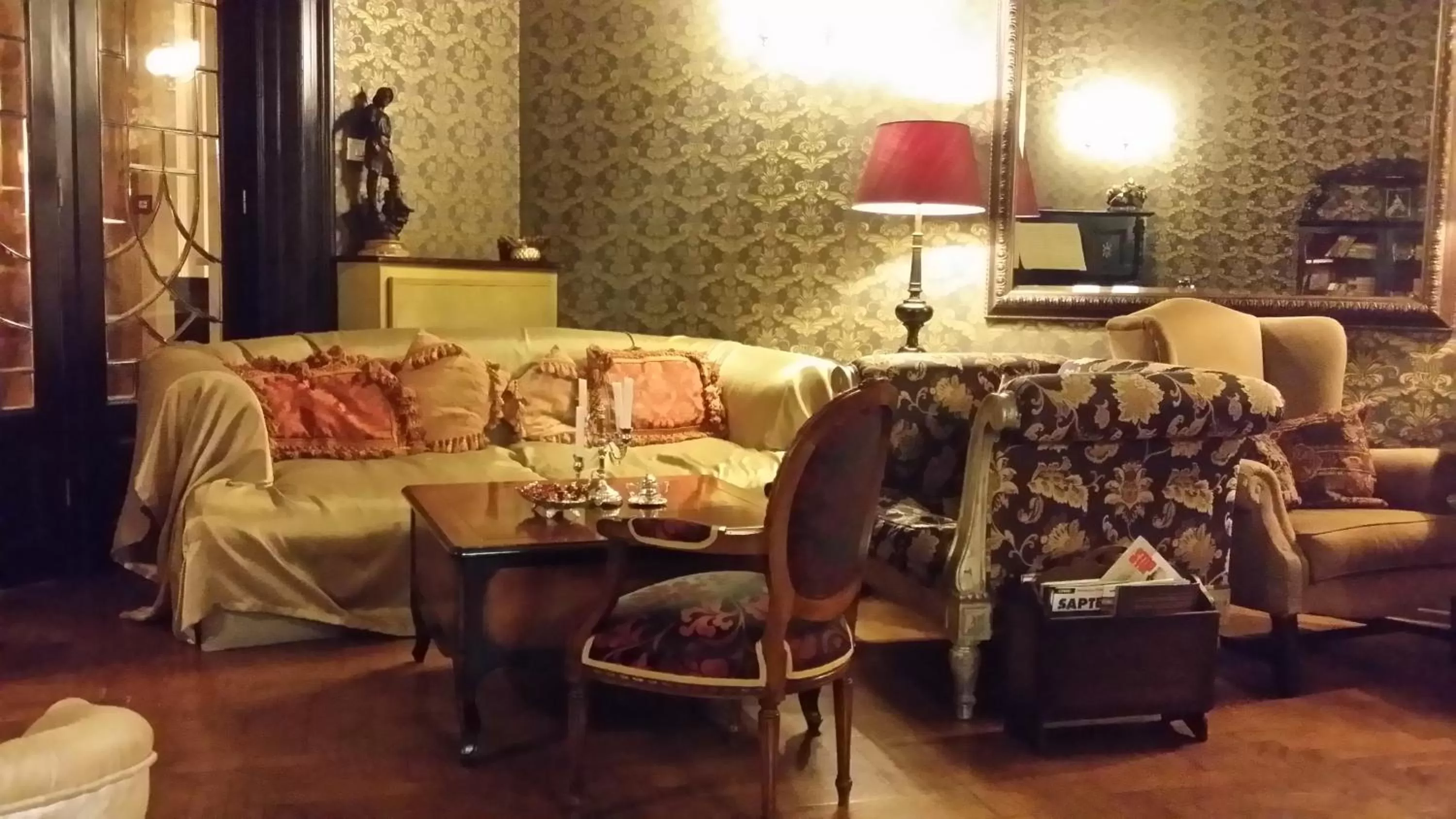 Lounge or bar in Grand Boutique Hotel