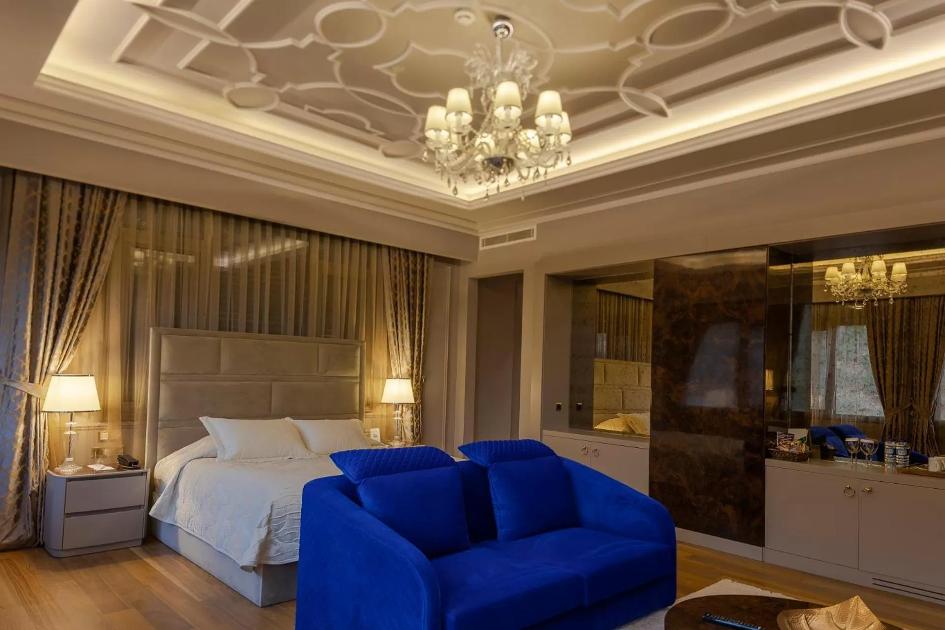 Living room, Bed in Kaya Izmir Thermal & Convention