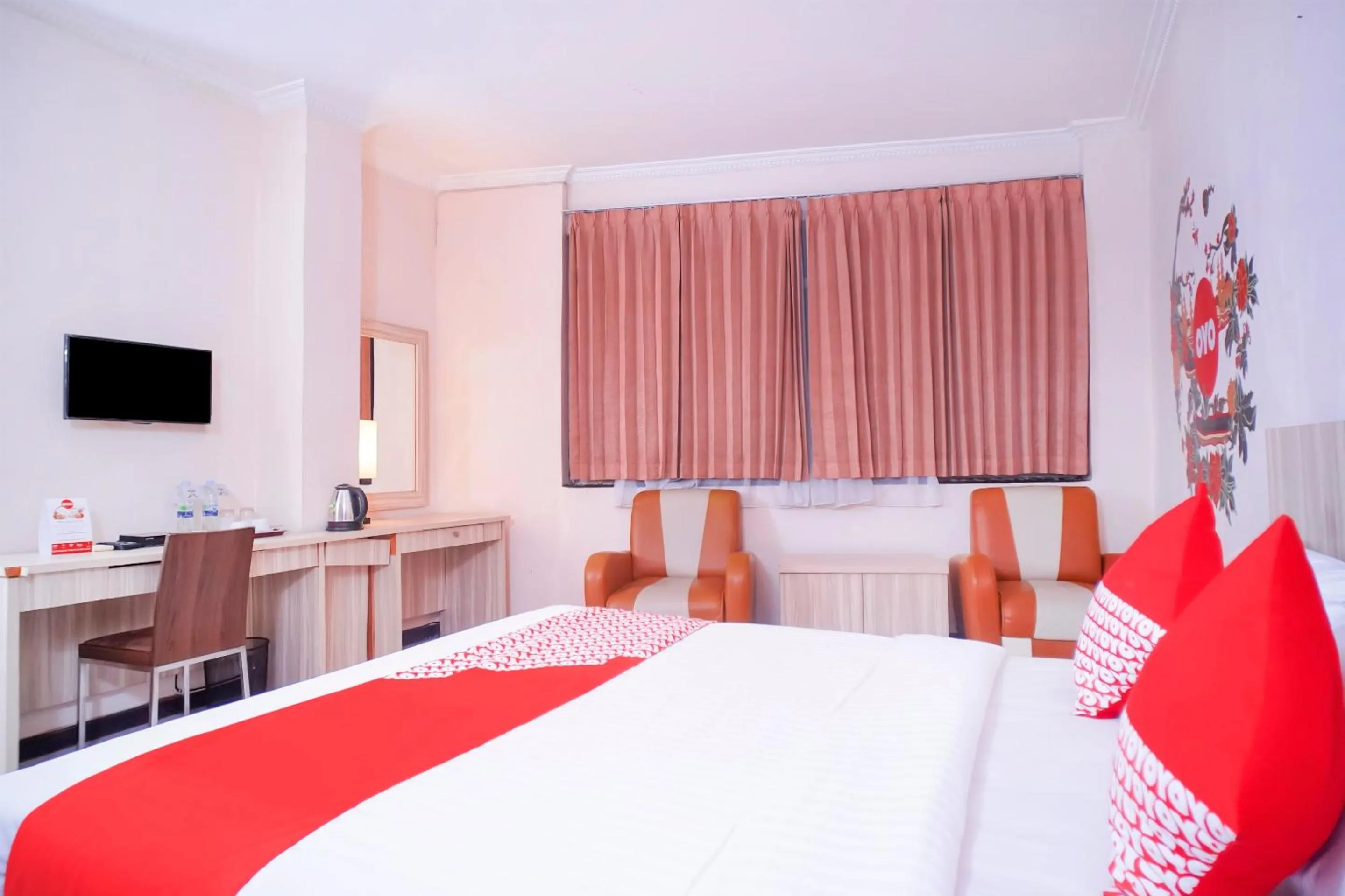 Deluxe Suite in Capital O 142 Hotel Al Furqon Syariah