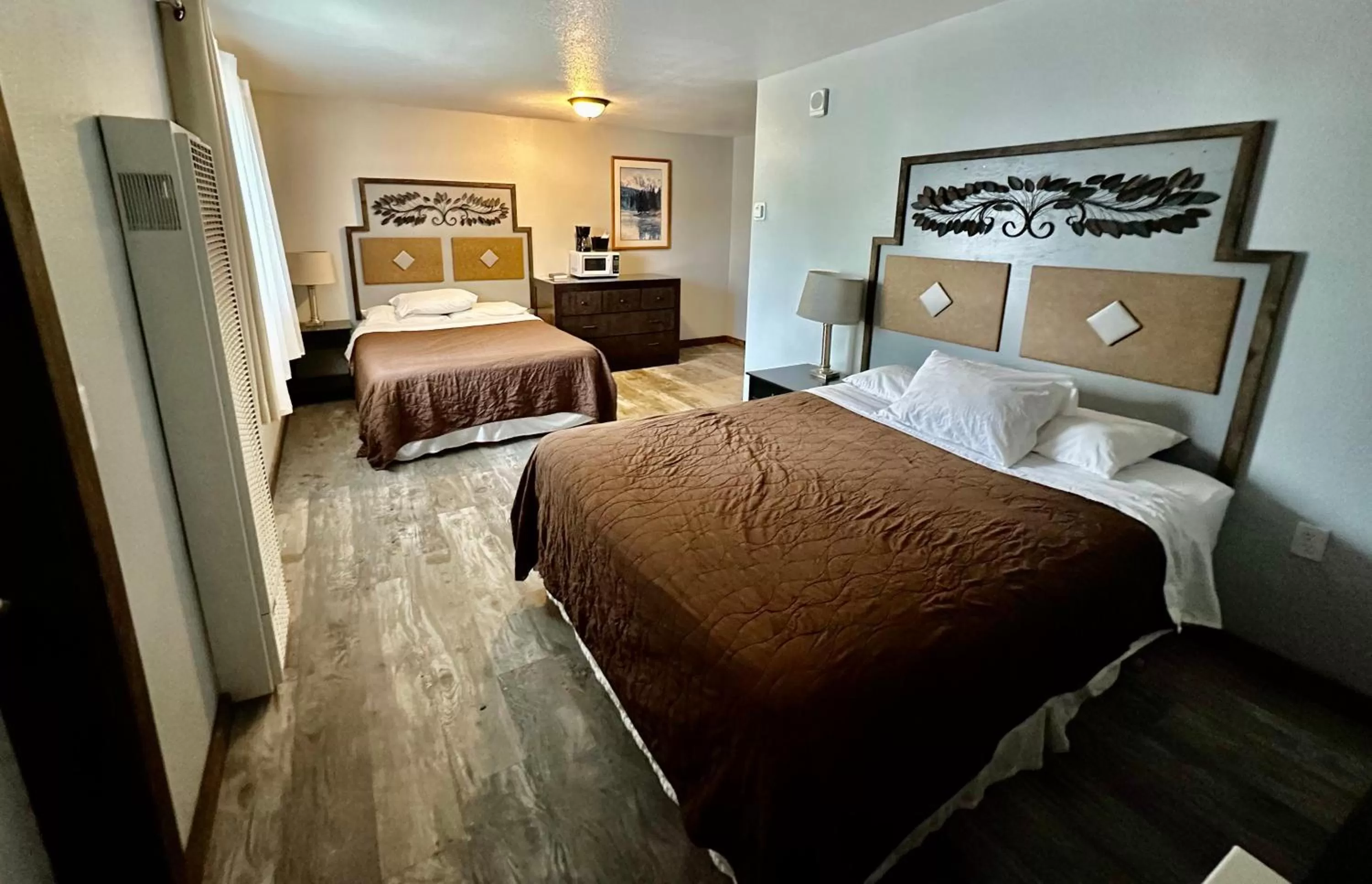 Family Room with Private Bathroom in Alaska Angler's Inn