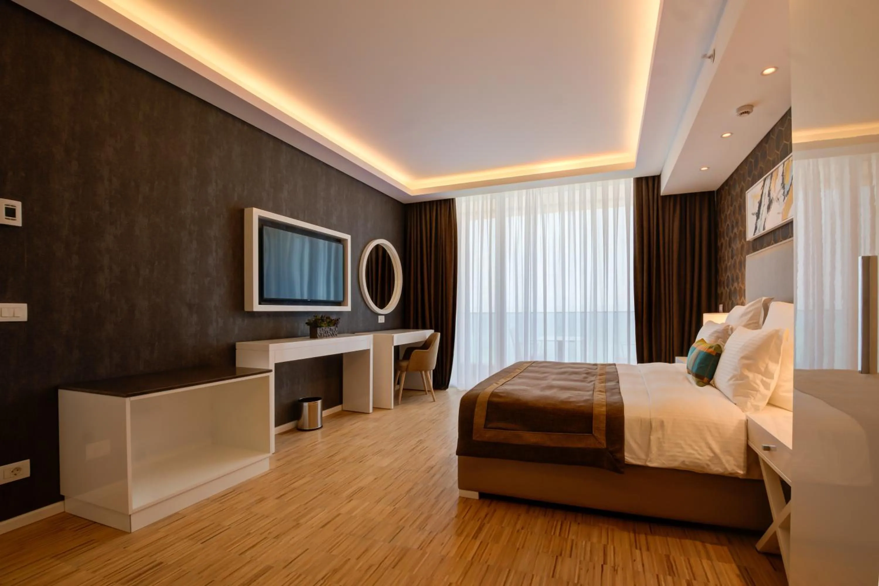 Photo of the whole room, Bed in Lancaster Eden Bay