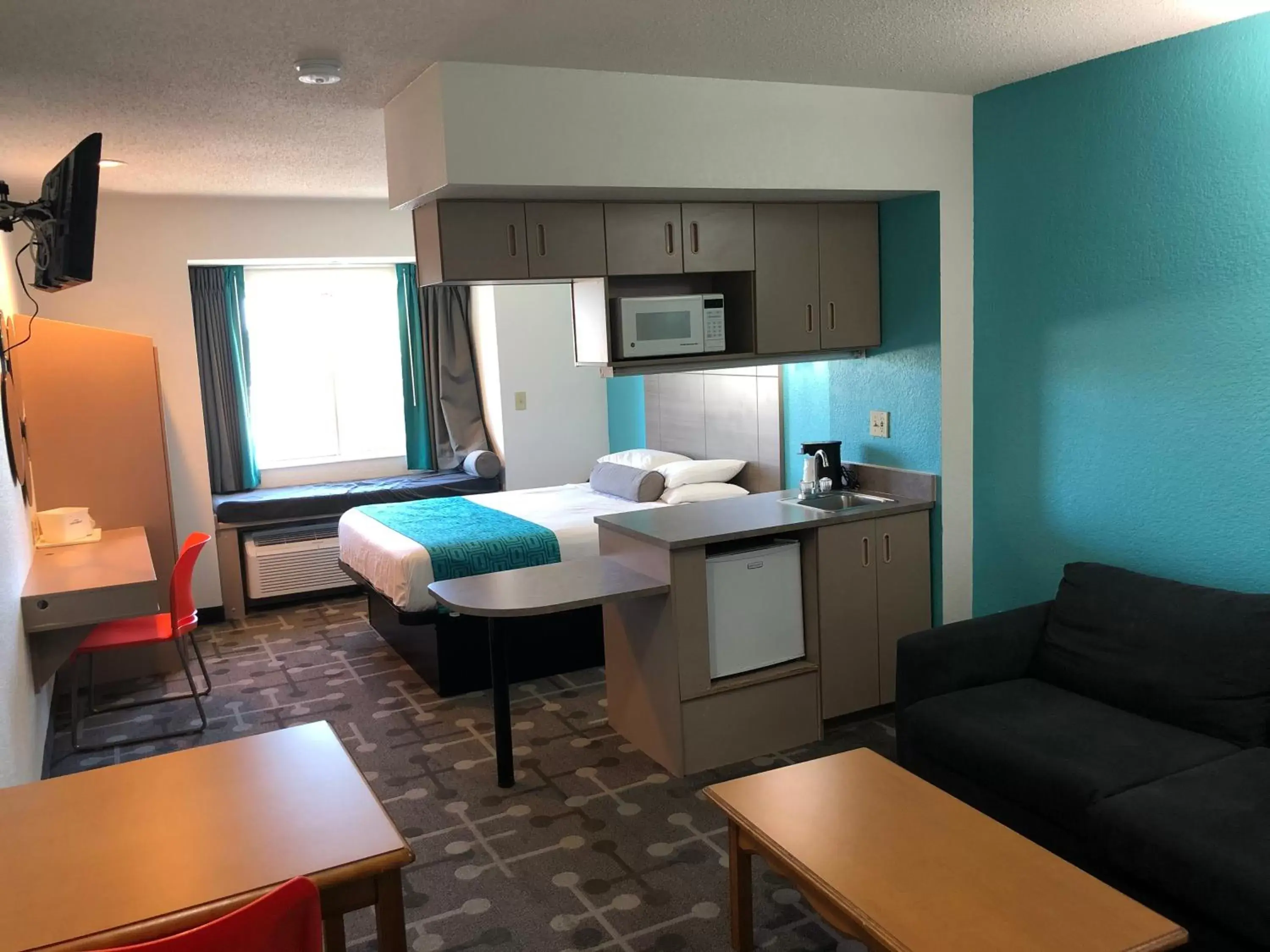 Queen Studio Suite - Non-Smoking in Red Lion Inn & Suites Elk Grove Village Queen Studio Suite - Non-Smoking in Red Lion Inn & Suites Elk Grove Village