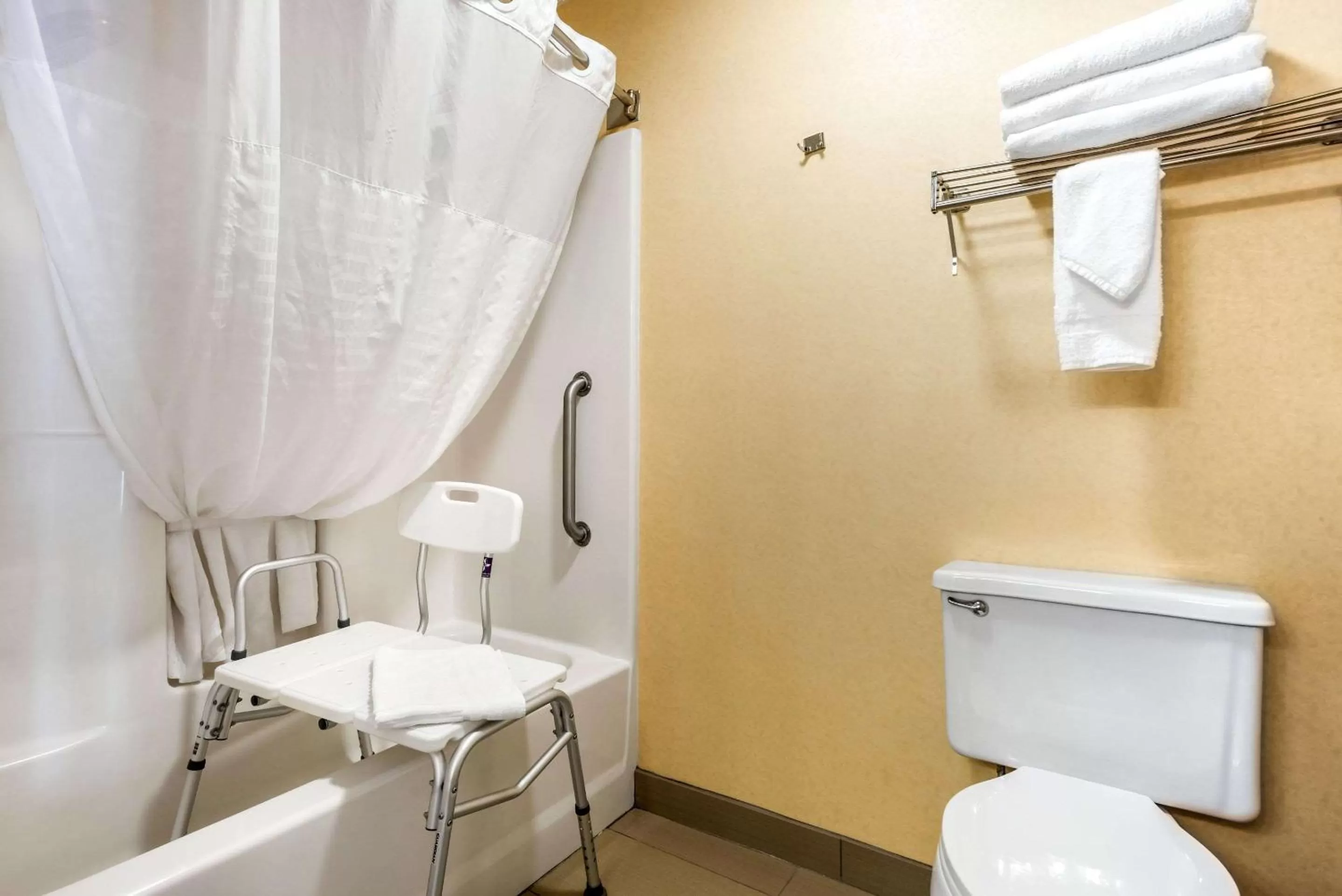 Bathroom in Quality Inn Pueblo North