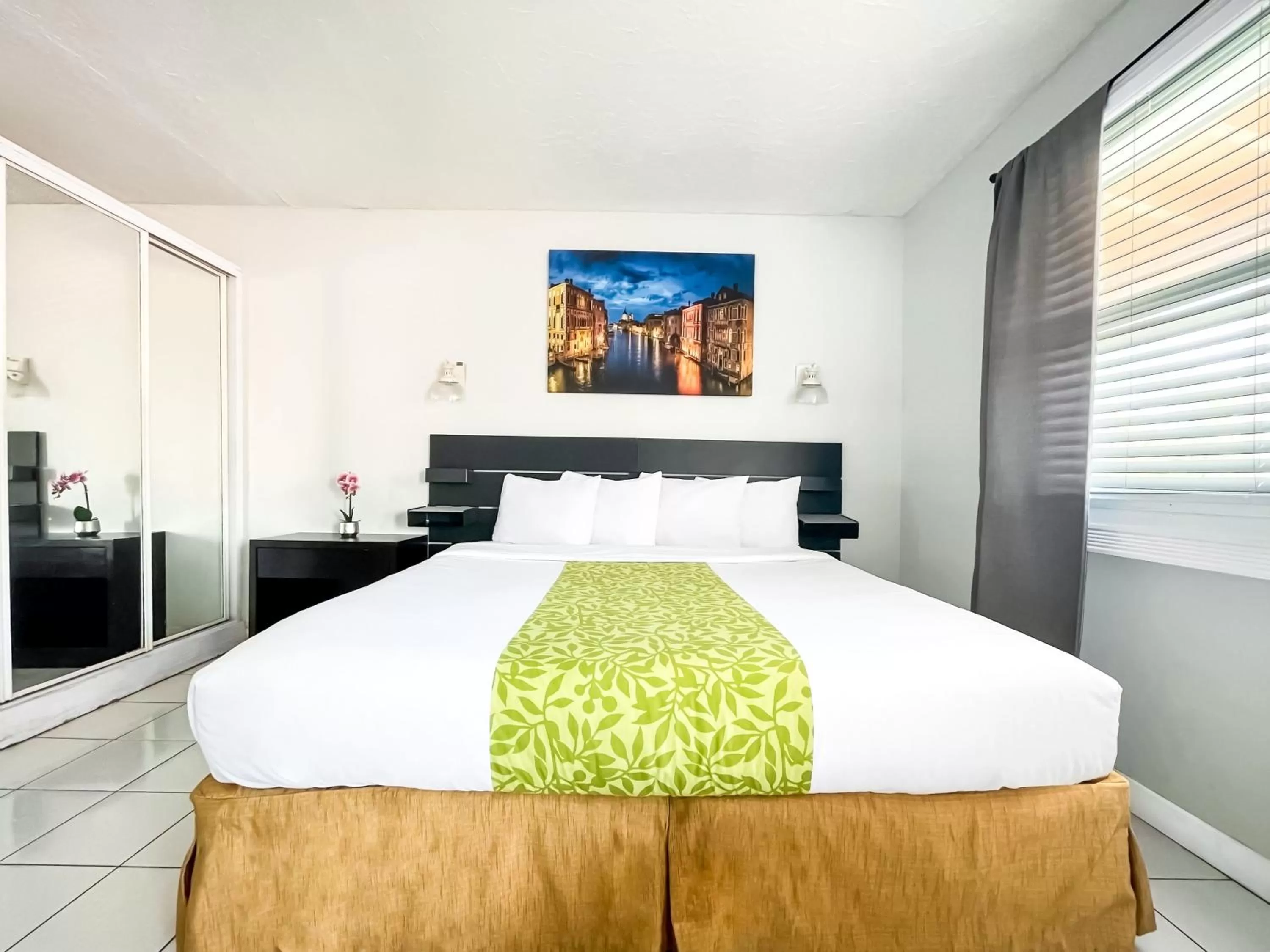 Bed in Hollywood Beach Hotels