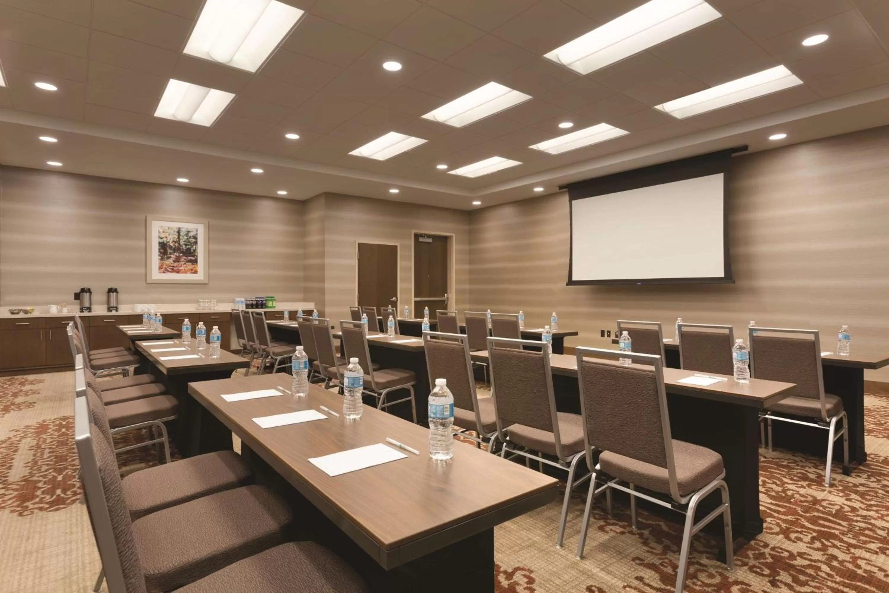 Meeting/conference room in Embassy Suites by Hilton Akron Canton Airport