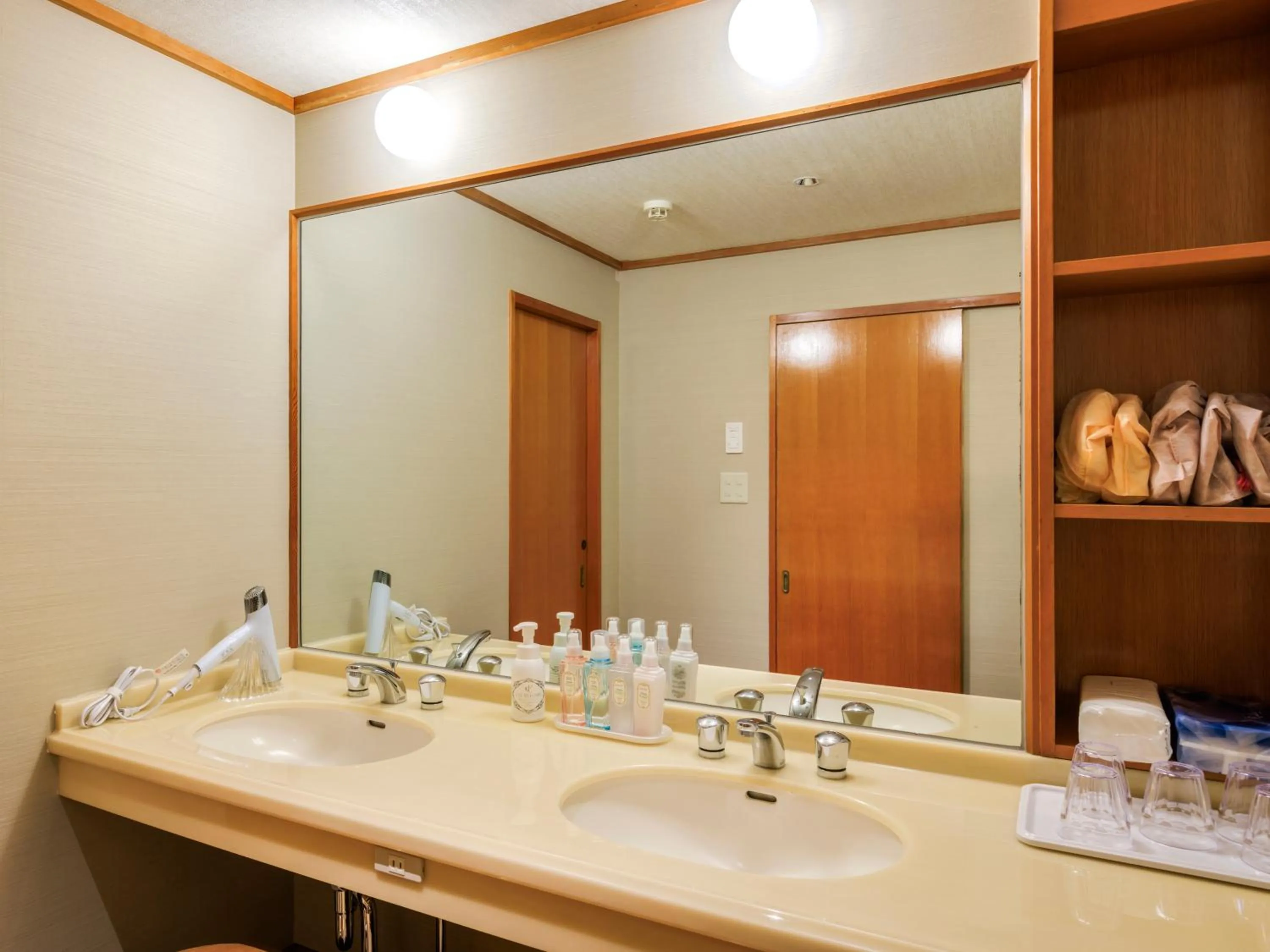 Photo of the whole room in Ito Hotel Juraku